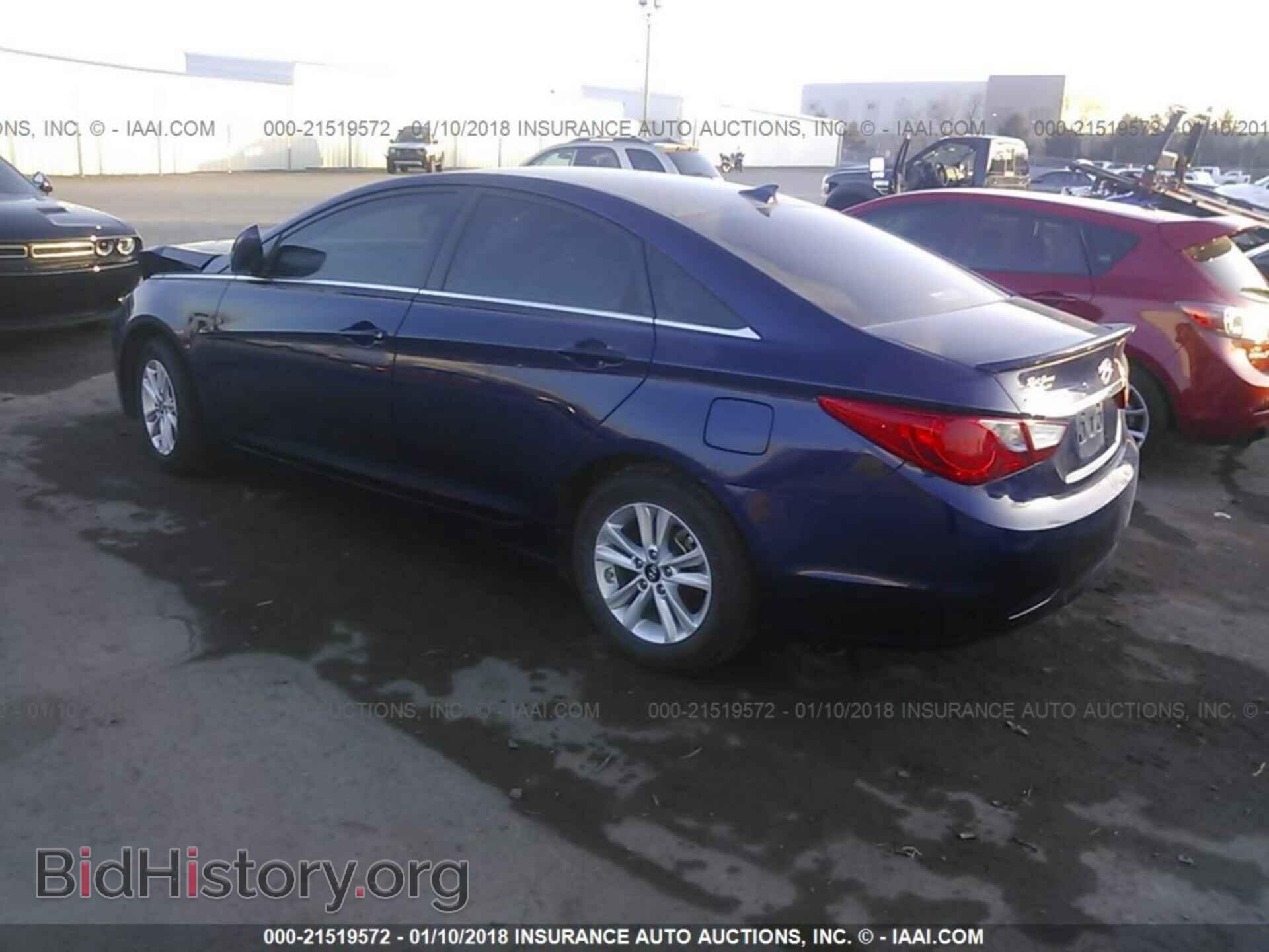 2012 Hyundai Sonata - VIN: 5NPEB4AC7CH366237 - Фото 3