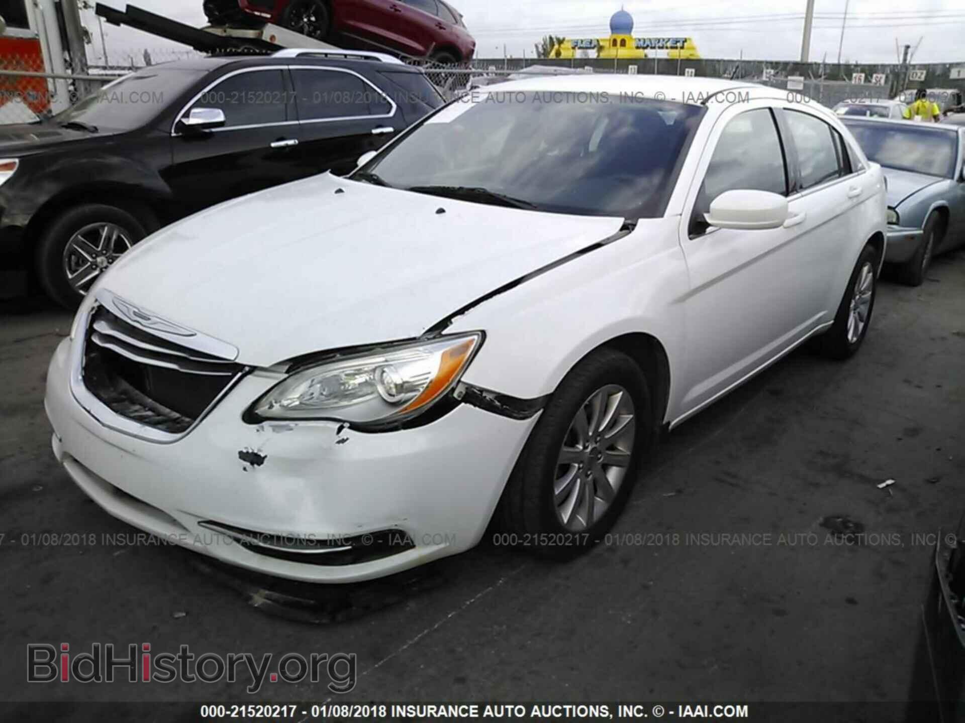 2013 Chrysler 200 - VIN: 1C3CCBBB1DN763950 - Фото 2