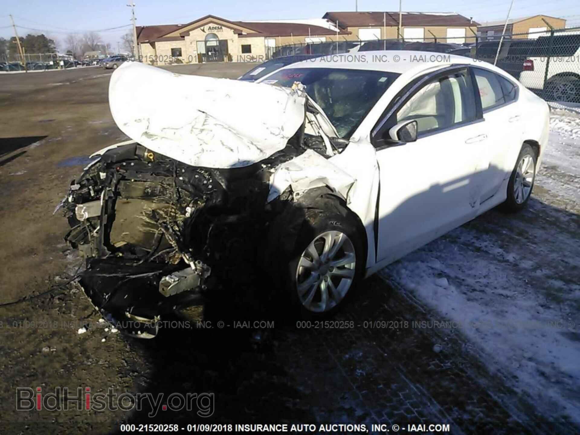 2015 Chrysler 200 - VIN: 1C3CCCABXFN573493 - Фото 2