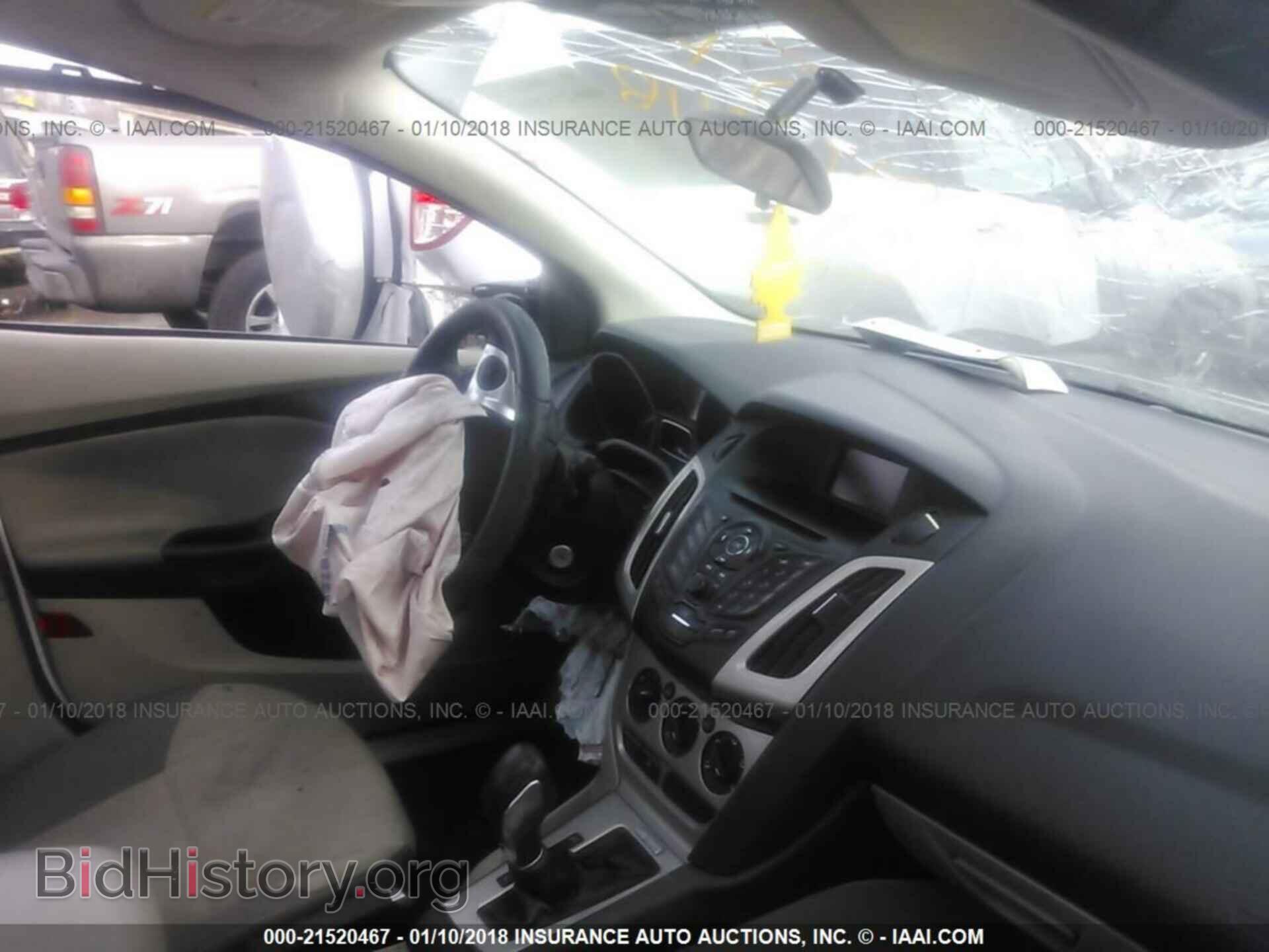 2014 Ford Focus - VIN: 1FADP3F27EL176188 - Photo 5