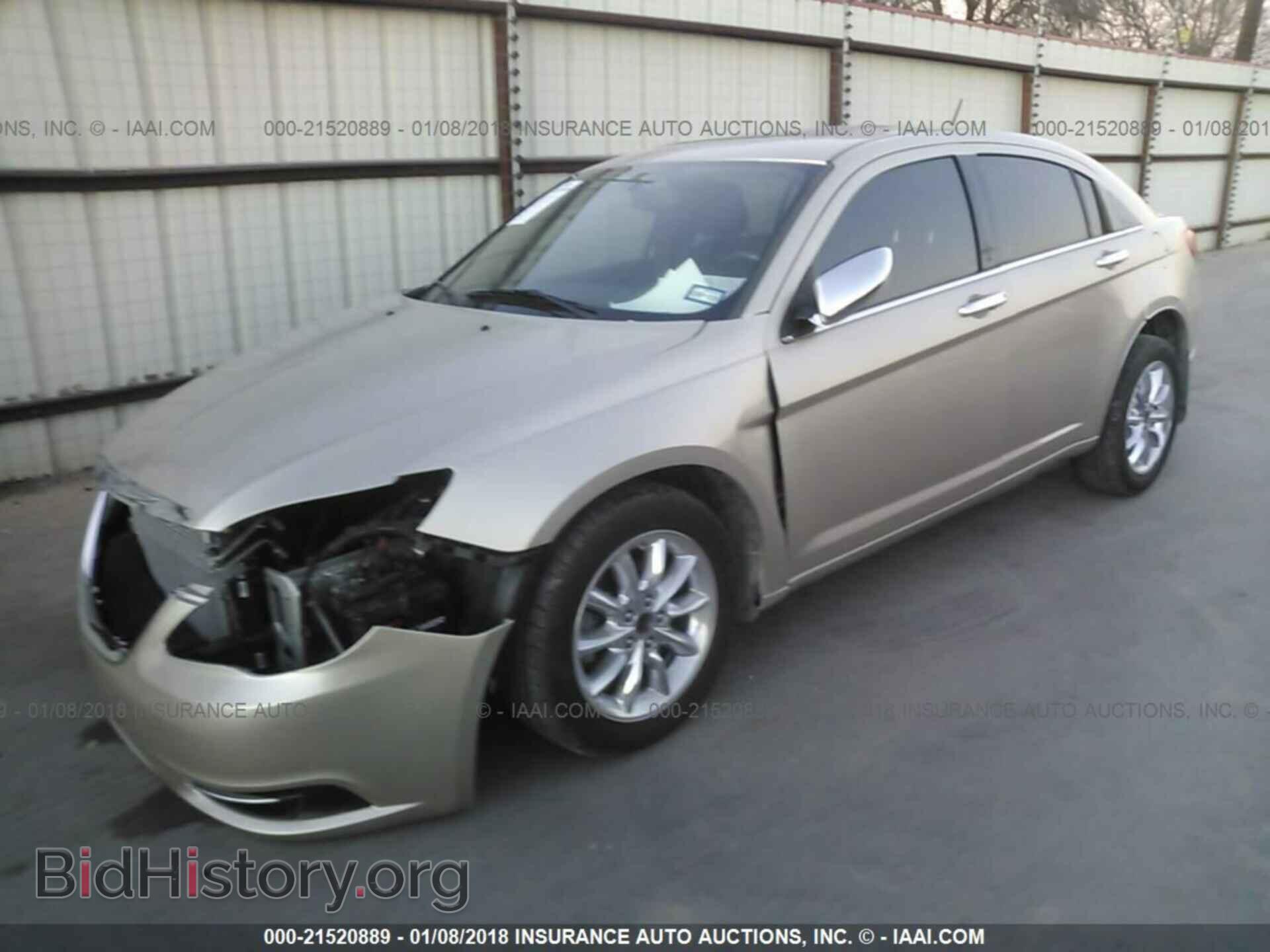 2013 Chrysler 200 - VIN: 1C3CCBBB4DN629238 - Фото 2
