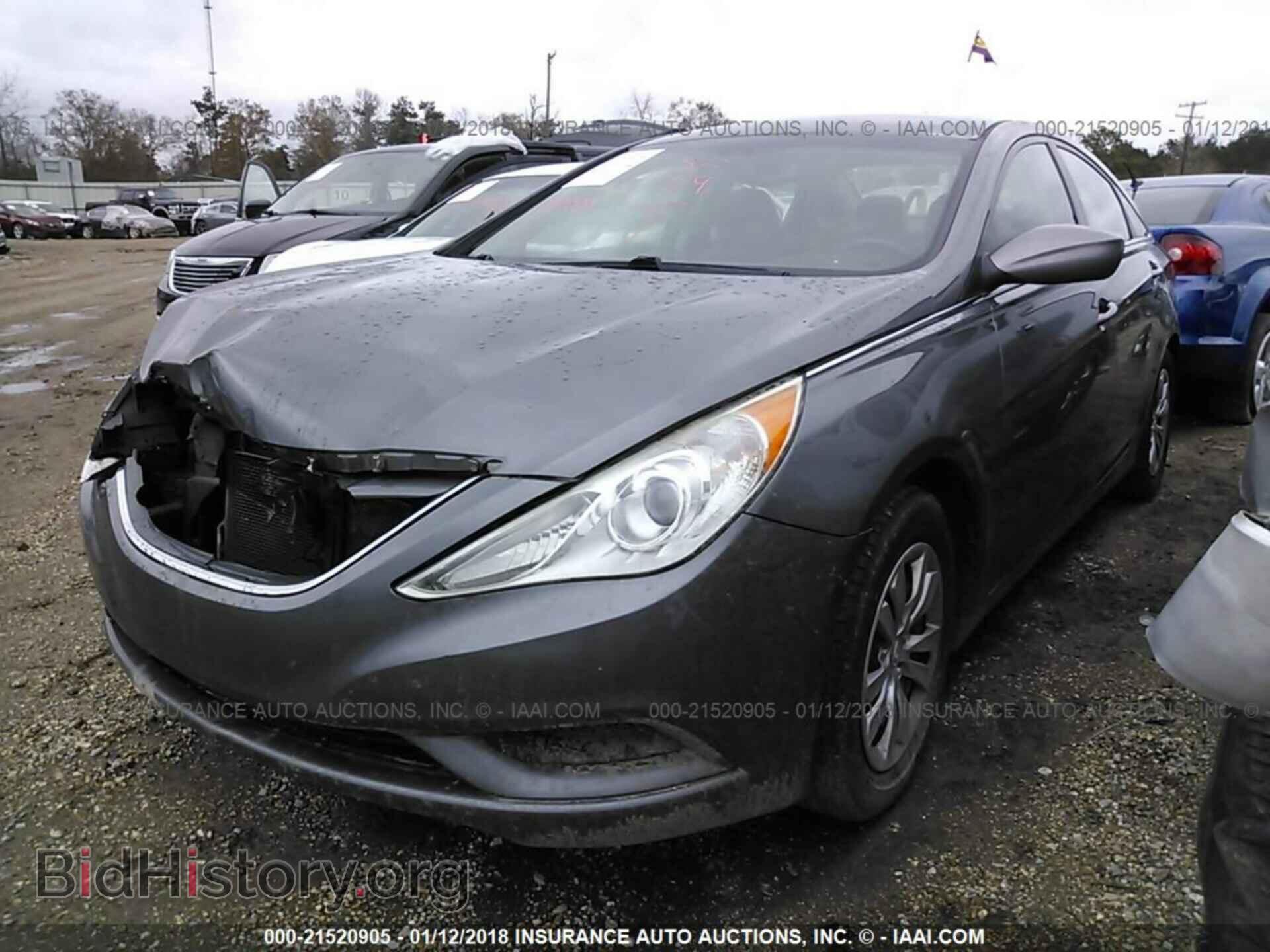 2012 Hyundai Sonata - VIN: 5NPEB4AC2CH364377 - Фото 2