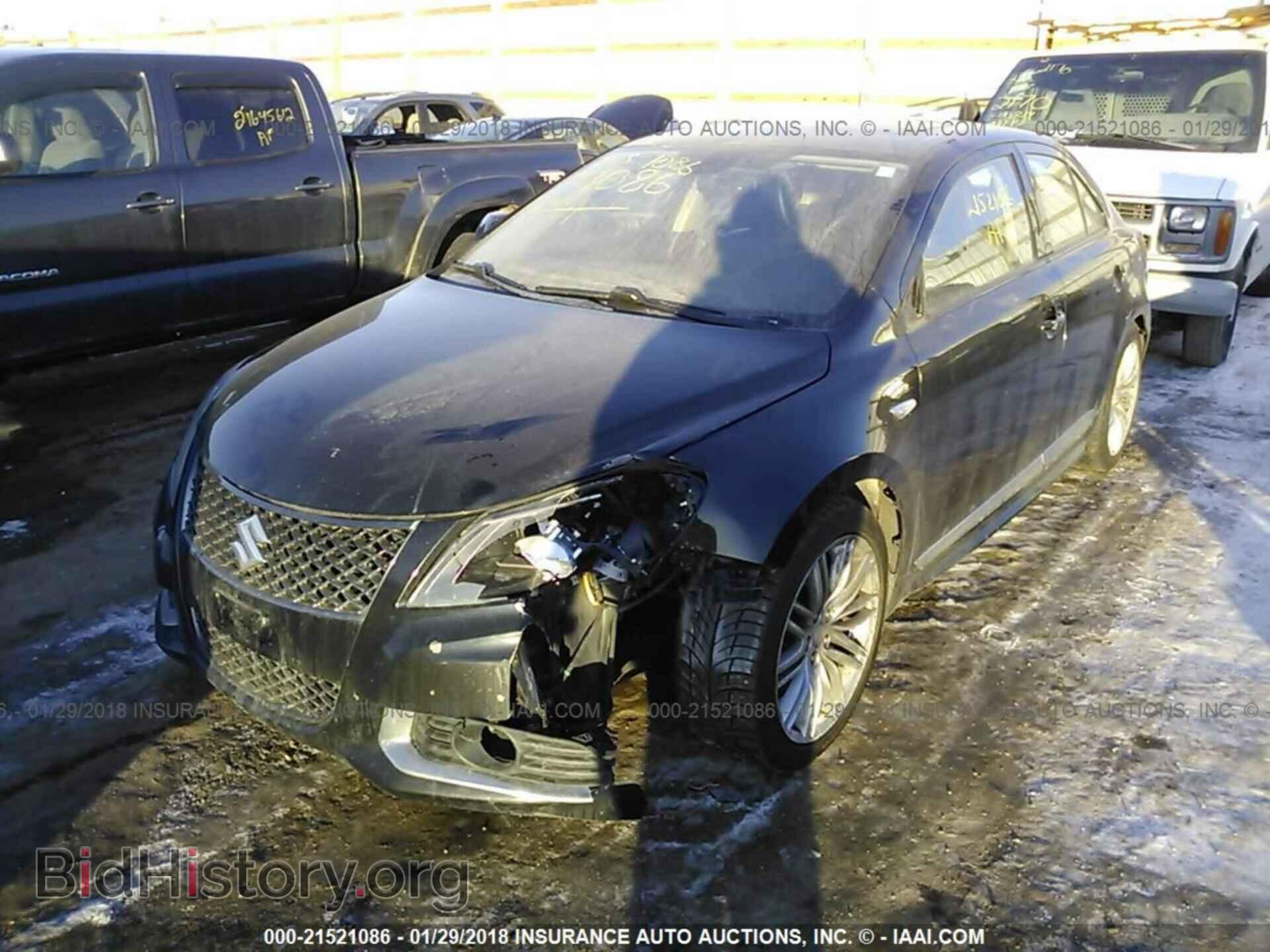 2012 Suzuki Kizashi - VIN: JS2RF9A80C6100623 - Photo 2