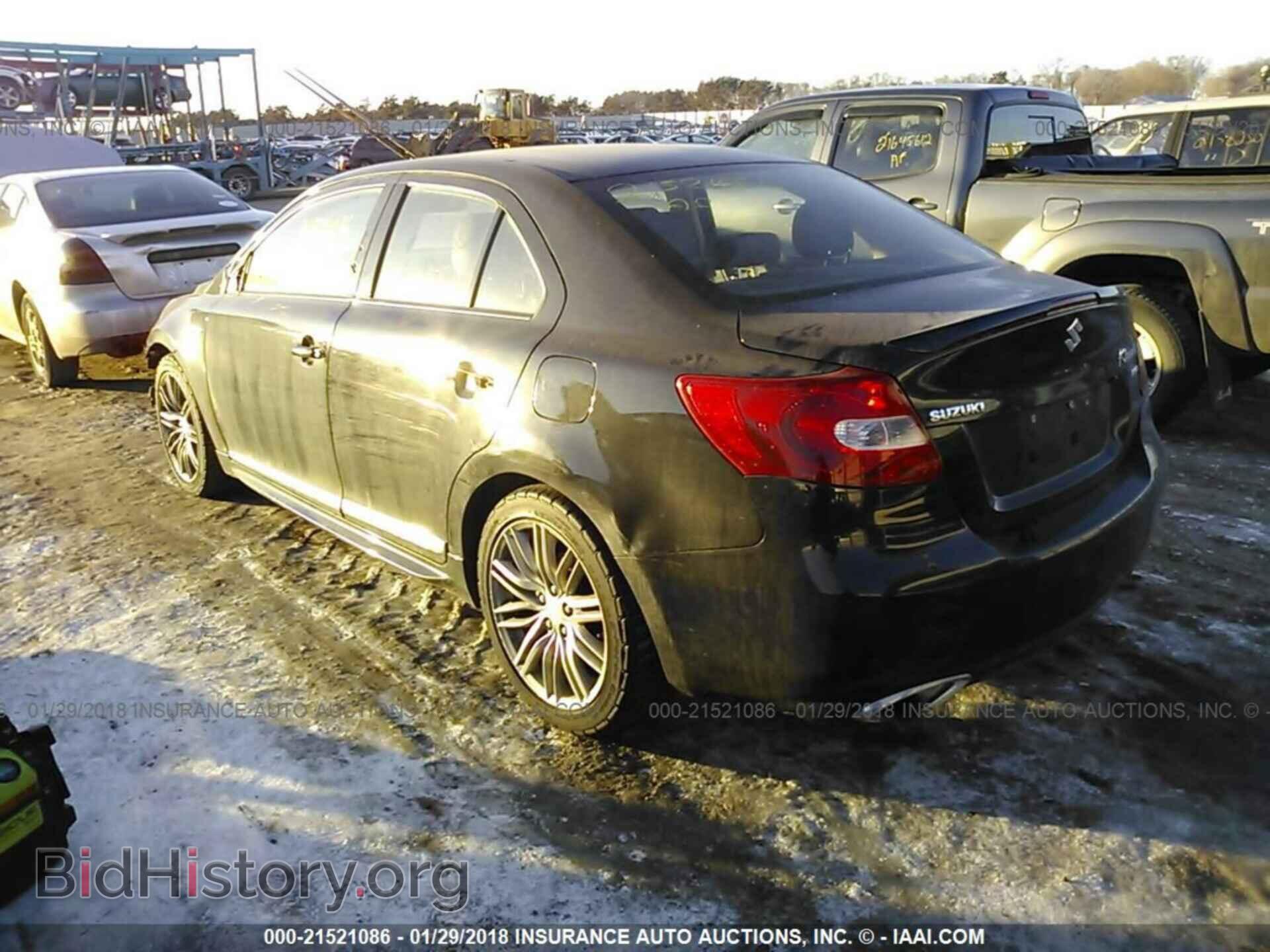 2012 Suzuki Kizashi - VIN: JS2RF9A80C6100623 - Photo 3
