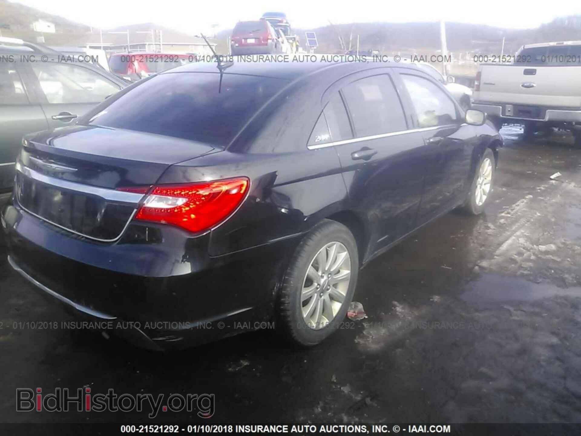 2013 Chrysler 200 - VIN: 1C3CCBBB7DN655493 - Photo 4