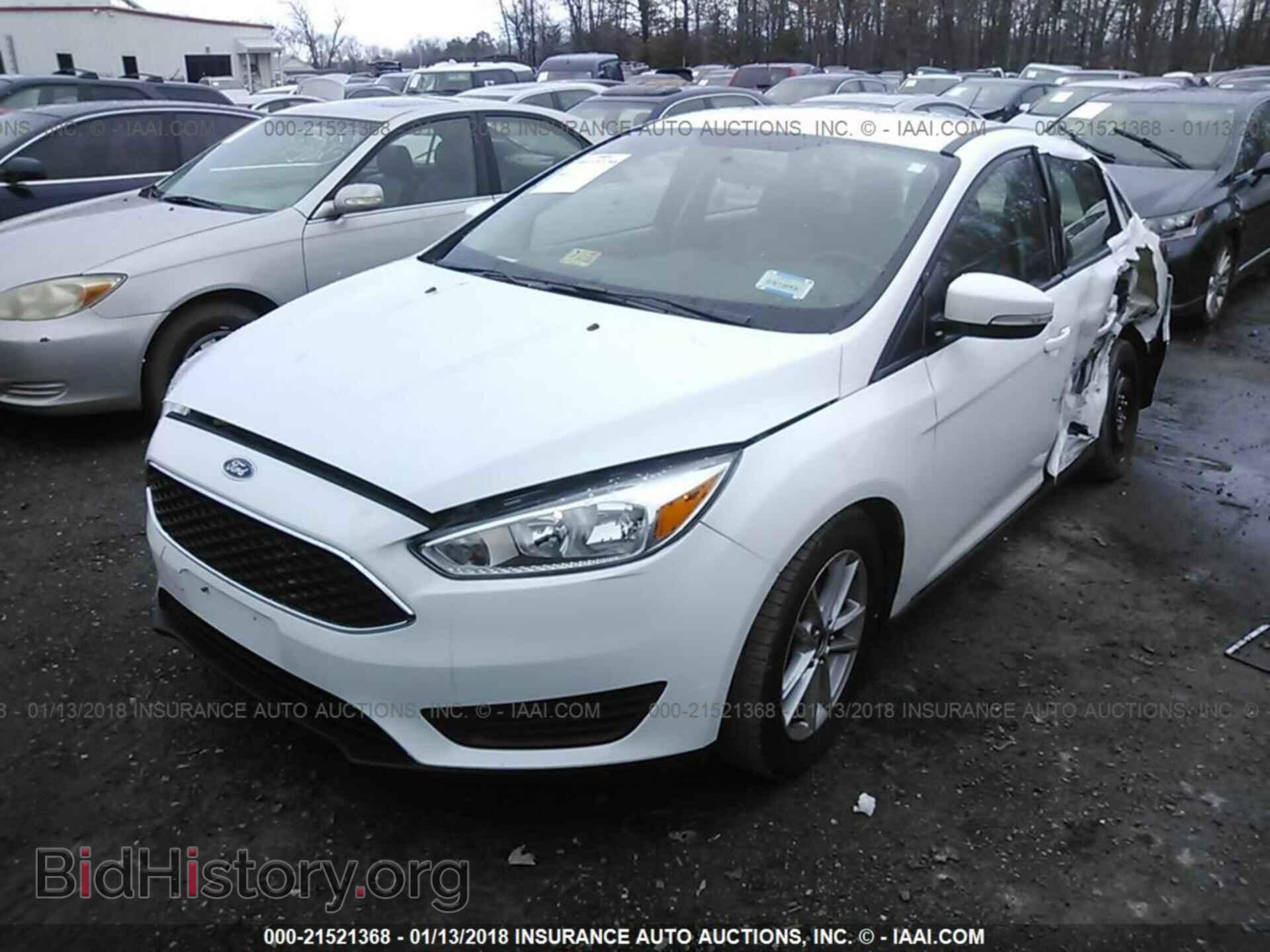 2016 Ford Focus - VIN: 1FADP3F22GL323956 - Фото 2
