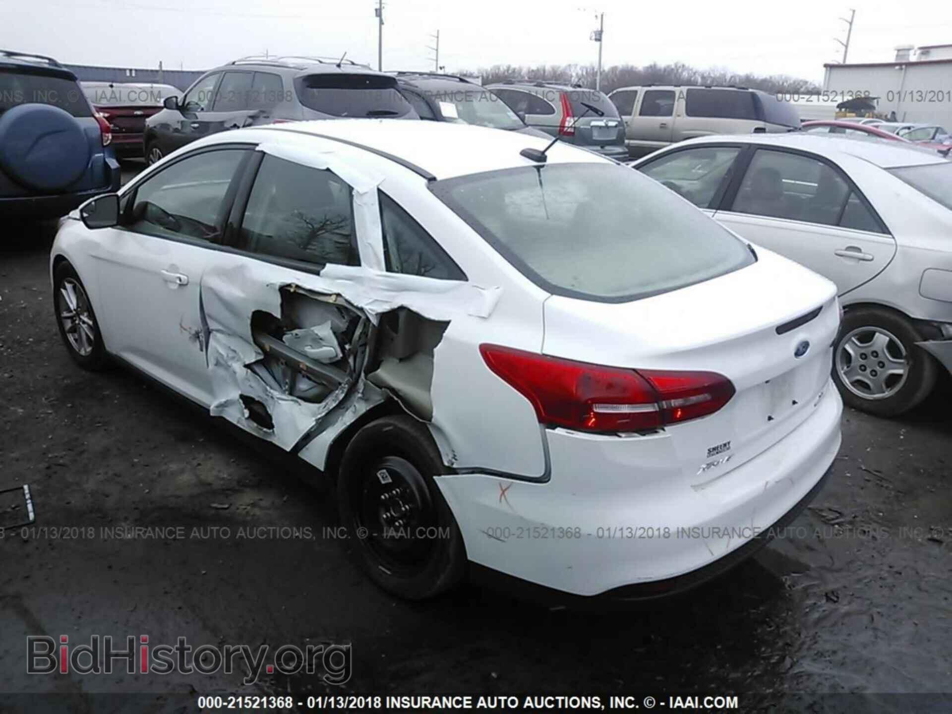 2016 Ford Focus - VIN: 1FADP3F22GL323956 - Фото 3