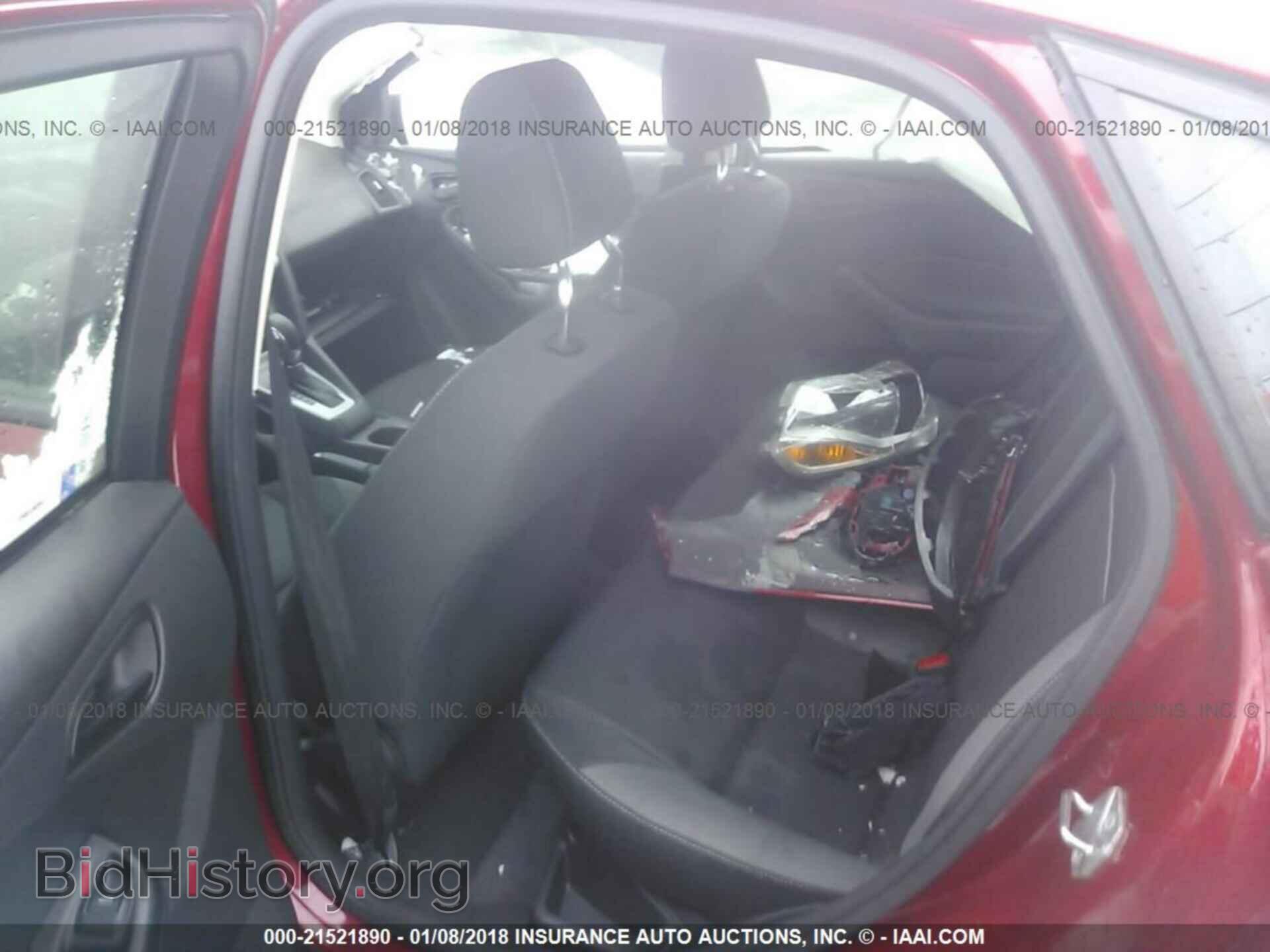 2012 Ford Focus - VIN: 1FAHP3F27CL152343 - Photo 8