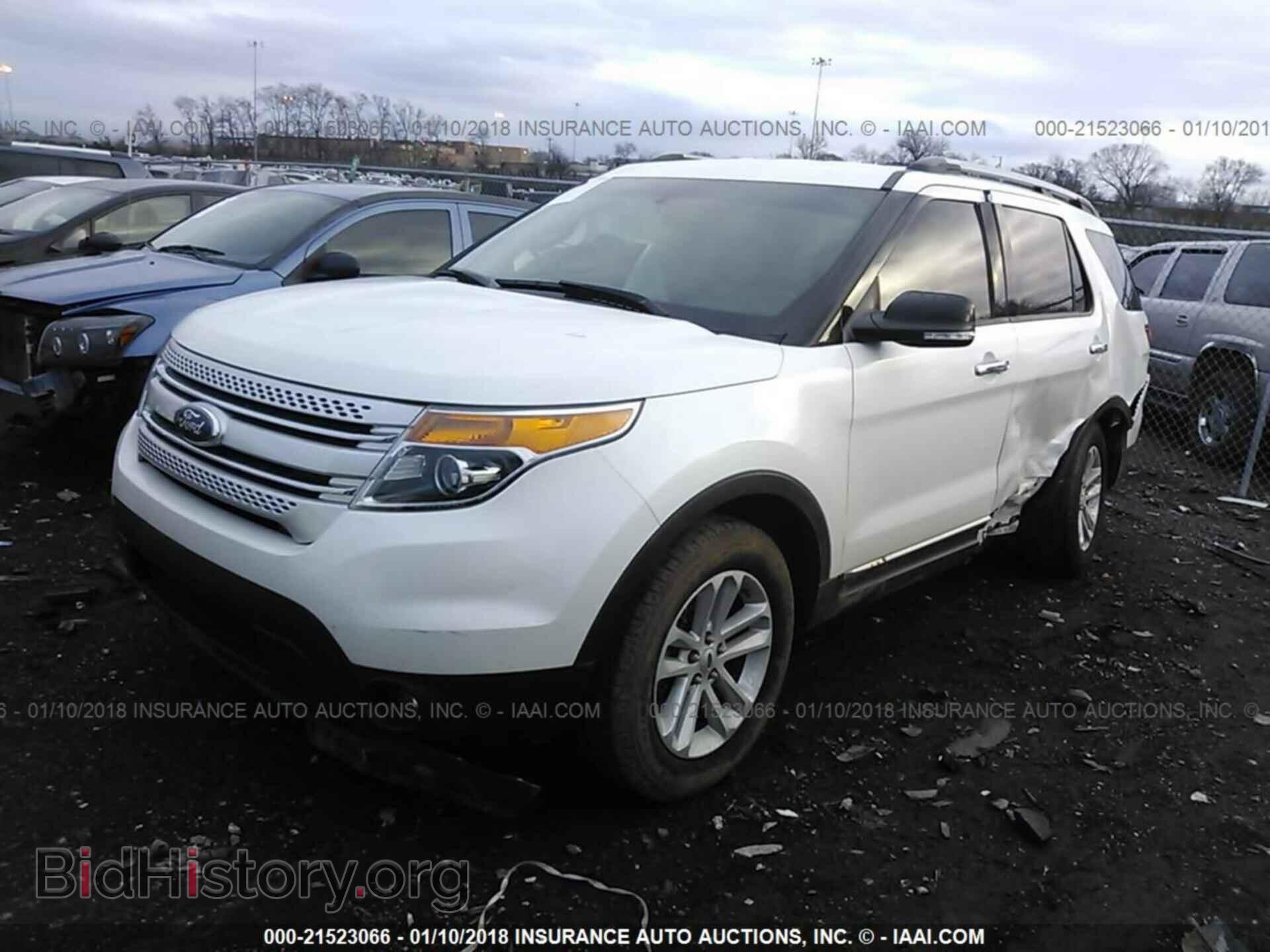 2014 Ford Explorer - VIN: 1FM5K8D8XEGA02539 - Фото 2