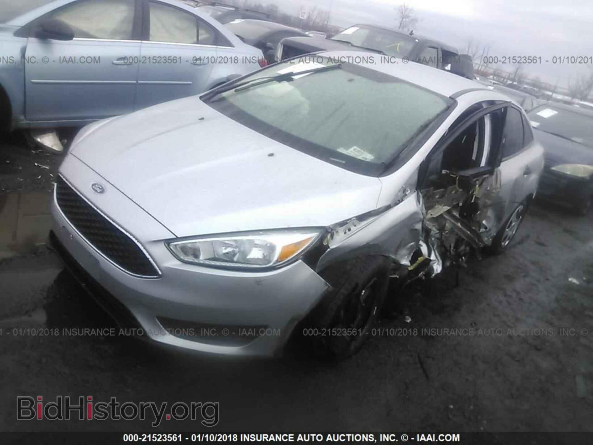 2015 Ford Focus - VIN: 1FADP3E25FL339942 - Photo 2