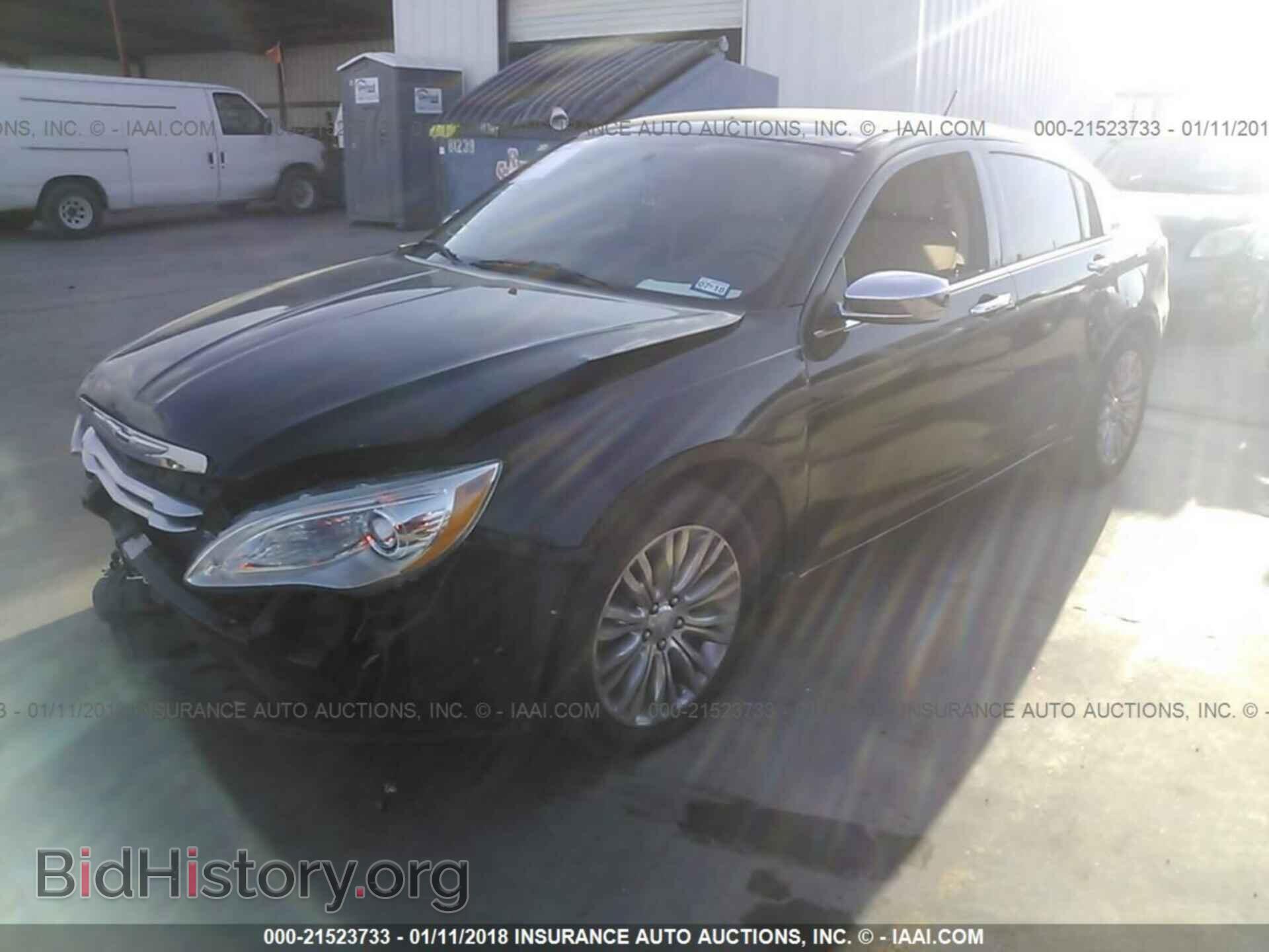 2012 Chrysler 200 - VIN: 1C3CCBCG3CN303097 - Фото 2