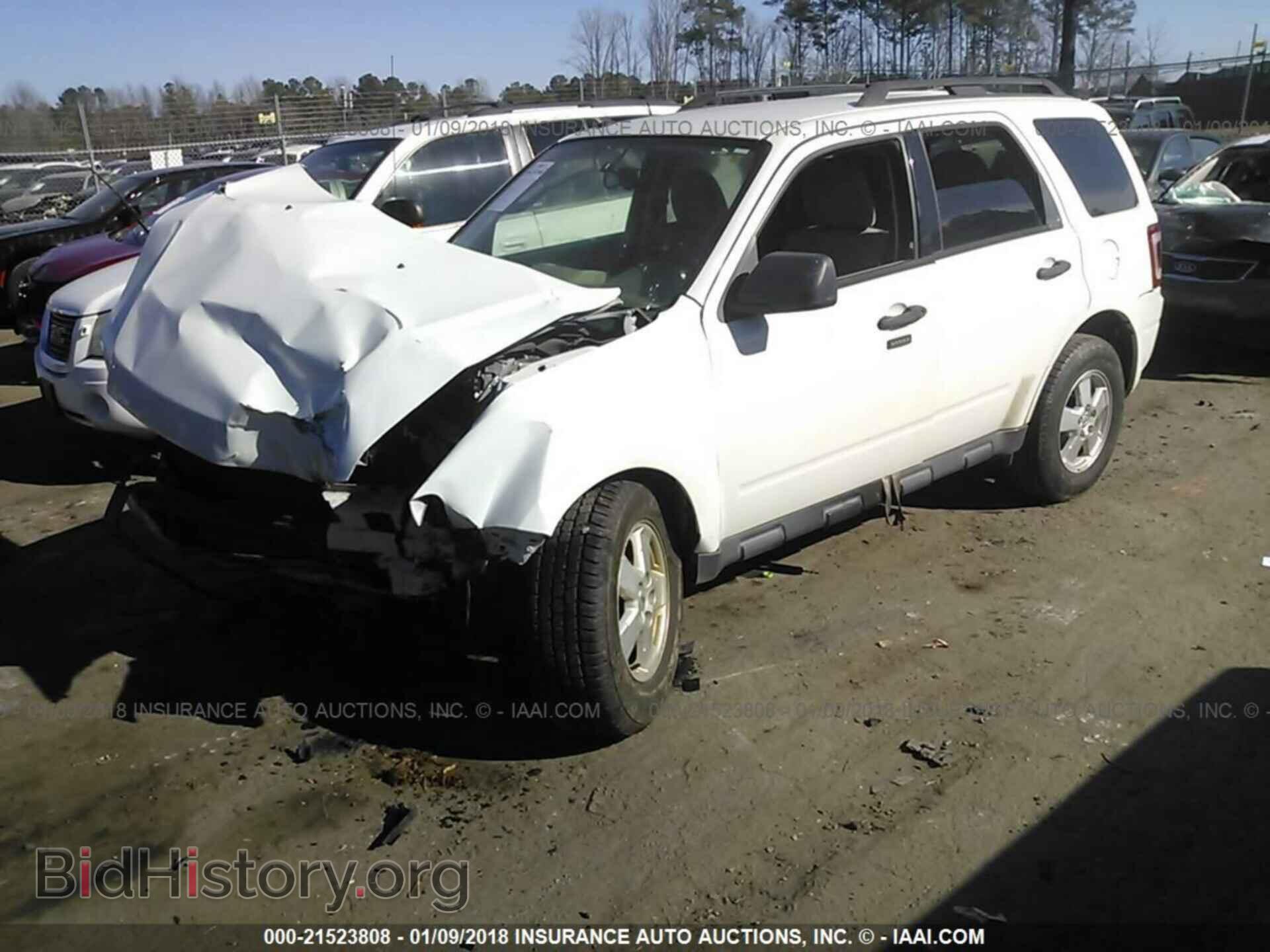 2011 Ford Escape - VIN: 1FMCU9D76BKB26430 - Фото 2