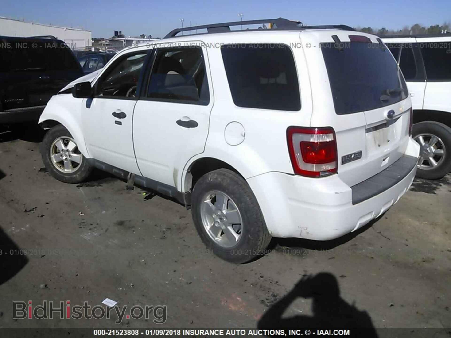 2011 Ford Escape - VIN: 1FMCU9D76BKB26430 - Фото 3