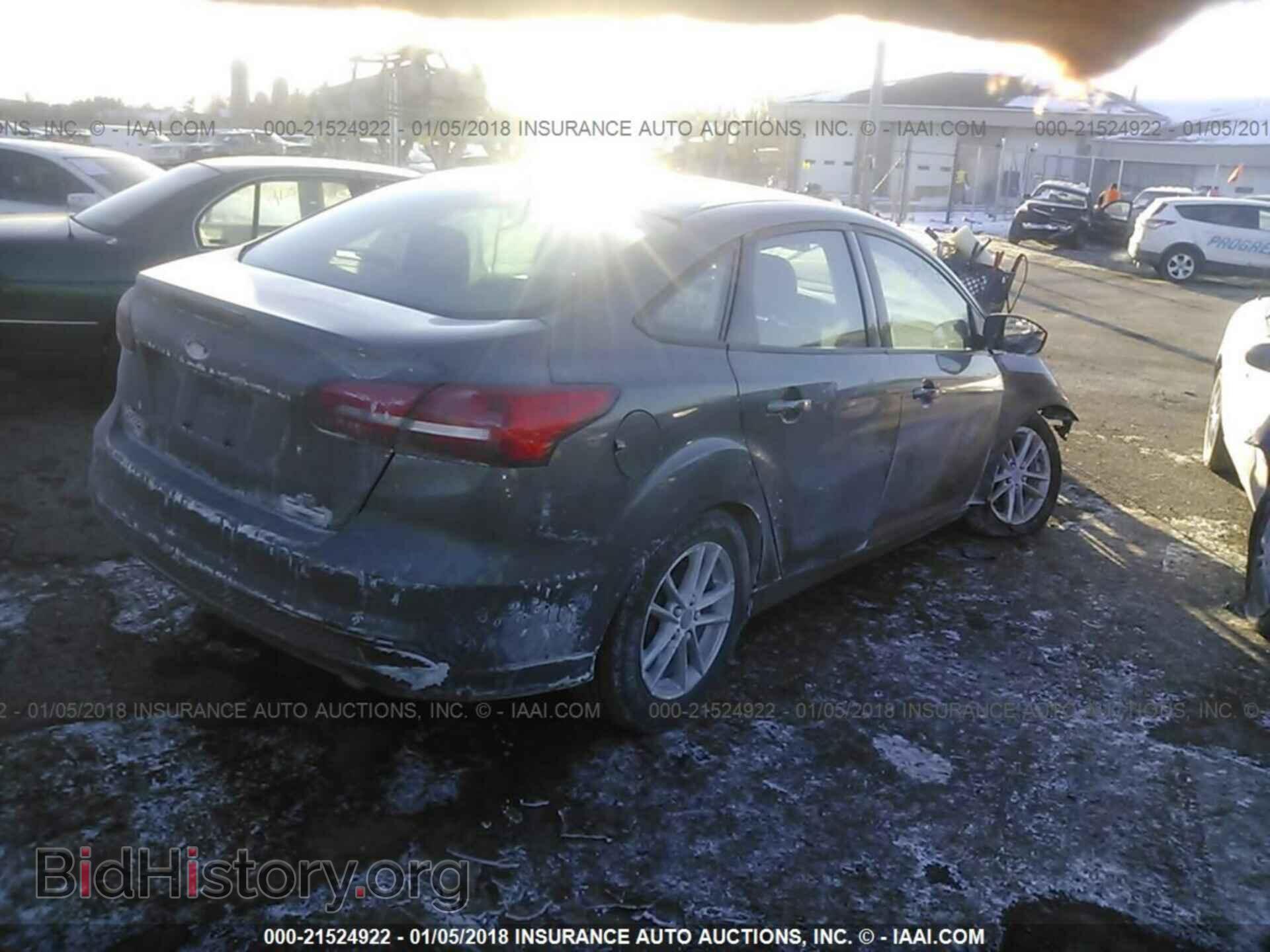 2015 Ford Focus - VIN: 1FADP3F29FL366835 - Photo 4