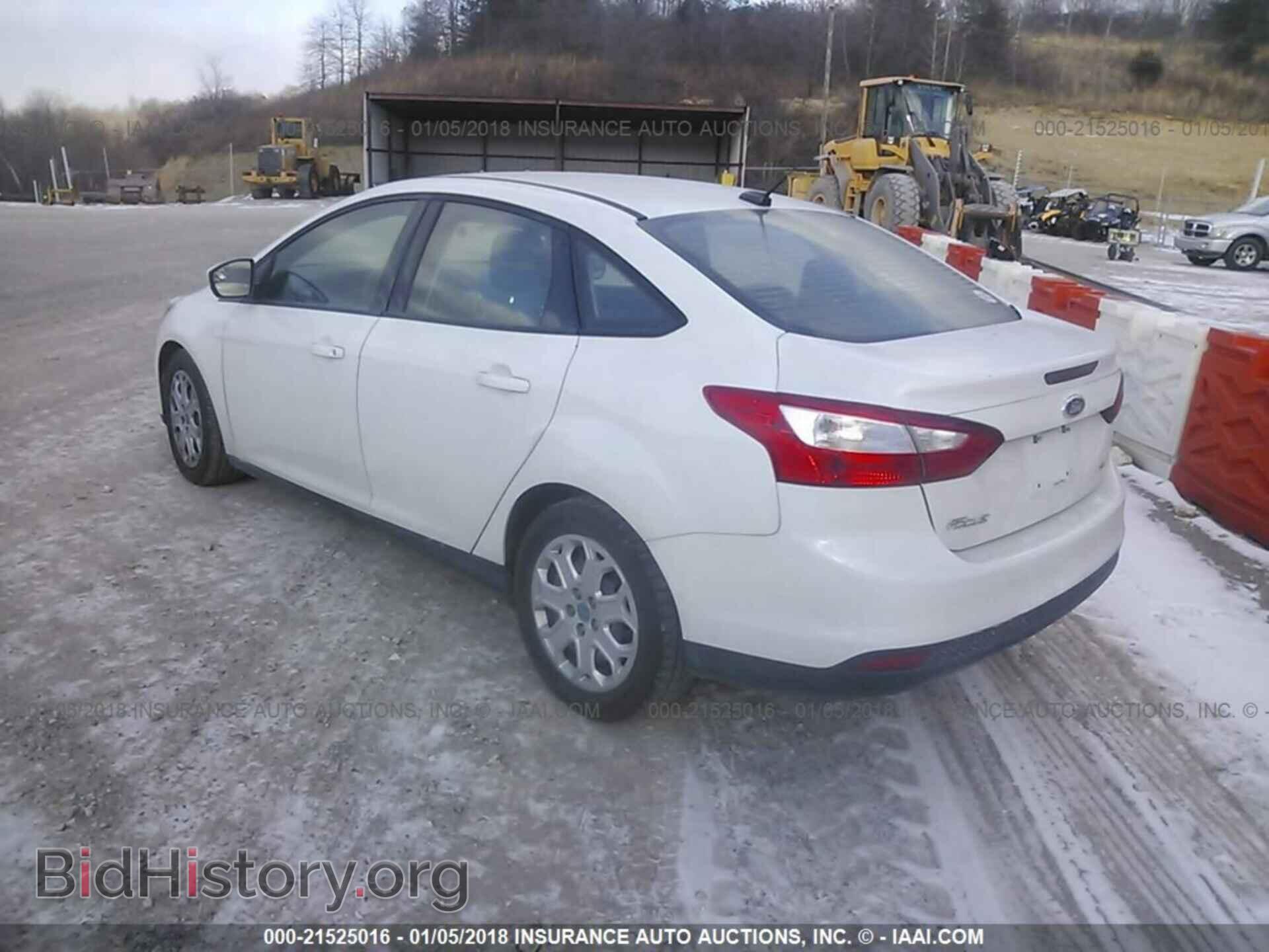 2012 Ford Focus - VIN: 1FAHP3F20CL186687 - Photo 3