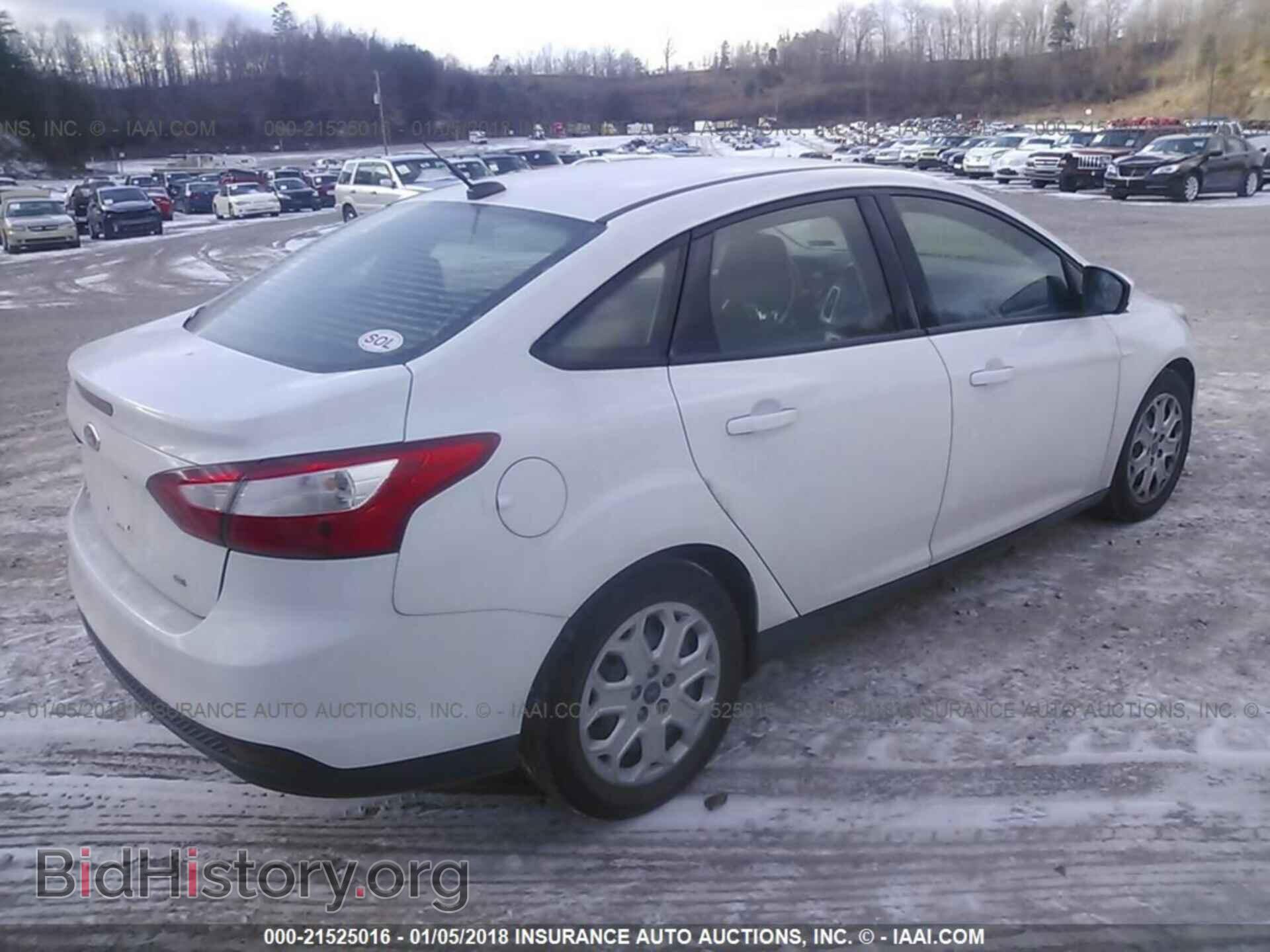 2012 Ford Focus - VIN: 1FAHP3F20CL186687 - Photo 4