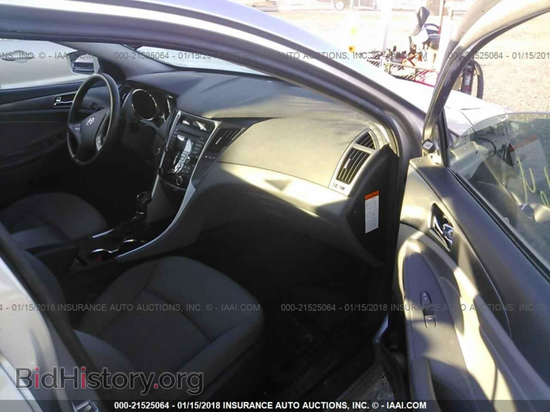 2012 Hyundai Sonata - VIN: KMHEC4A43CA026012 - Photo 5