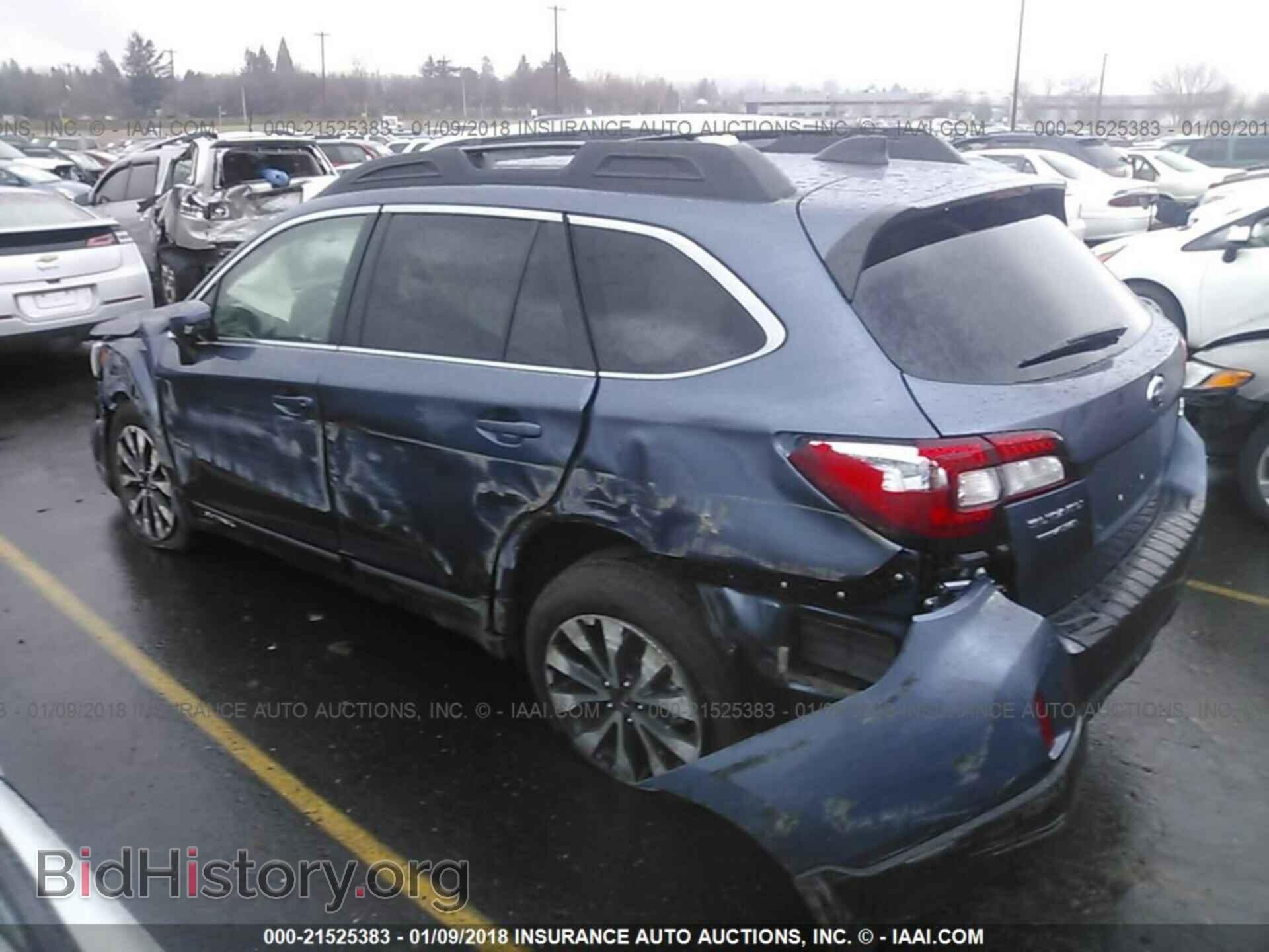 2017 Subaru Outback - VIN: 4S4BSANCXH3307256 - Фото 3