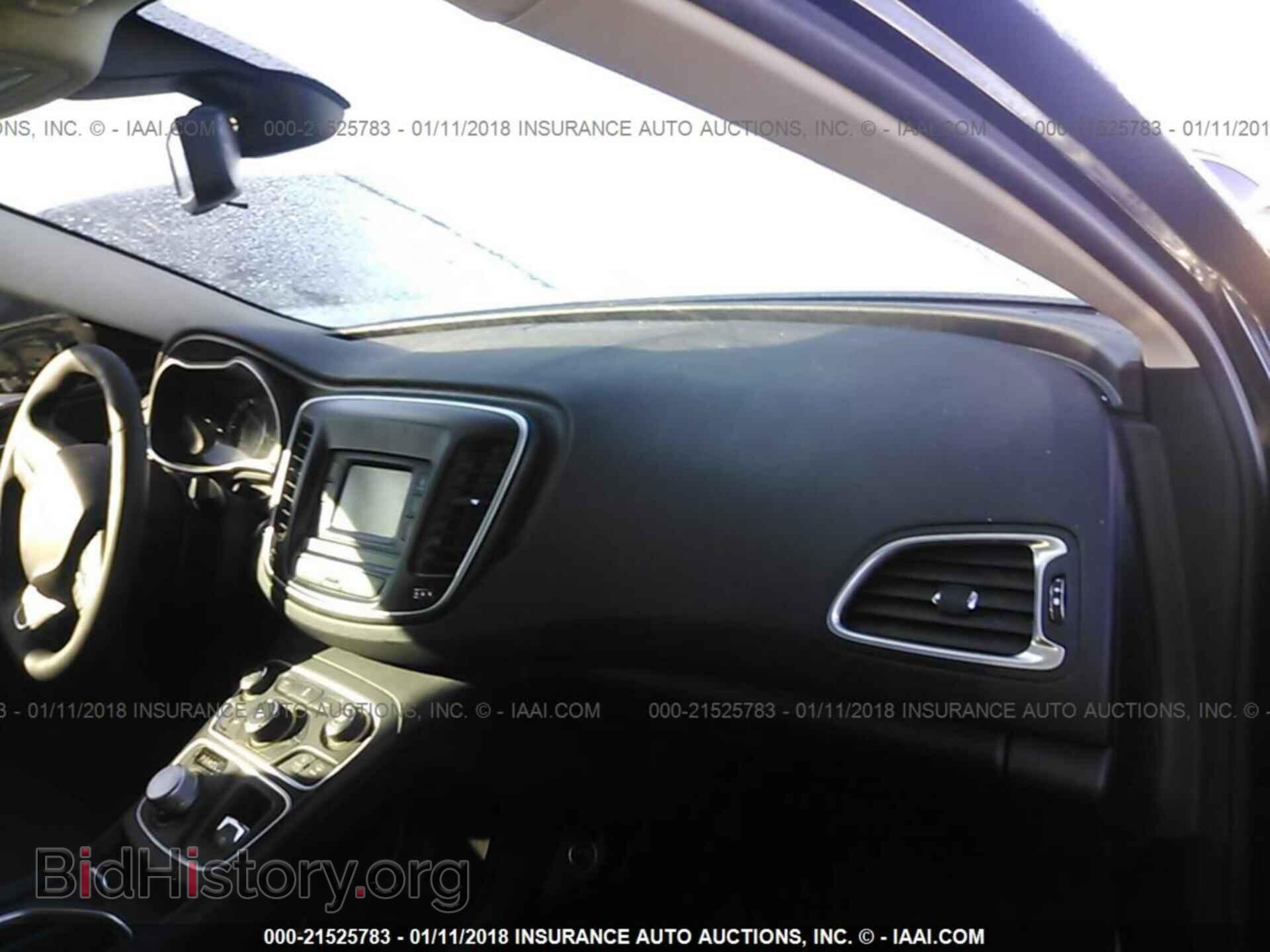 2016 Chrysler 200 - VIN: 1C3CCCAB8GN130213 - Photo 5
