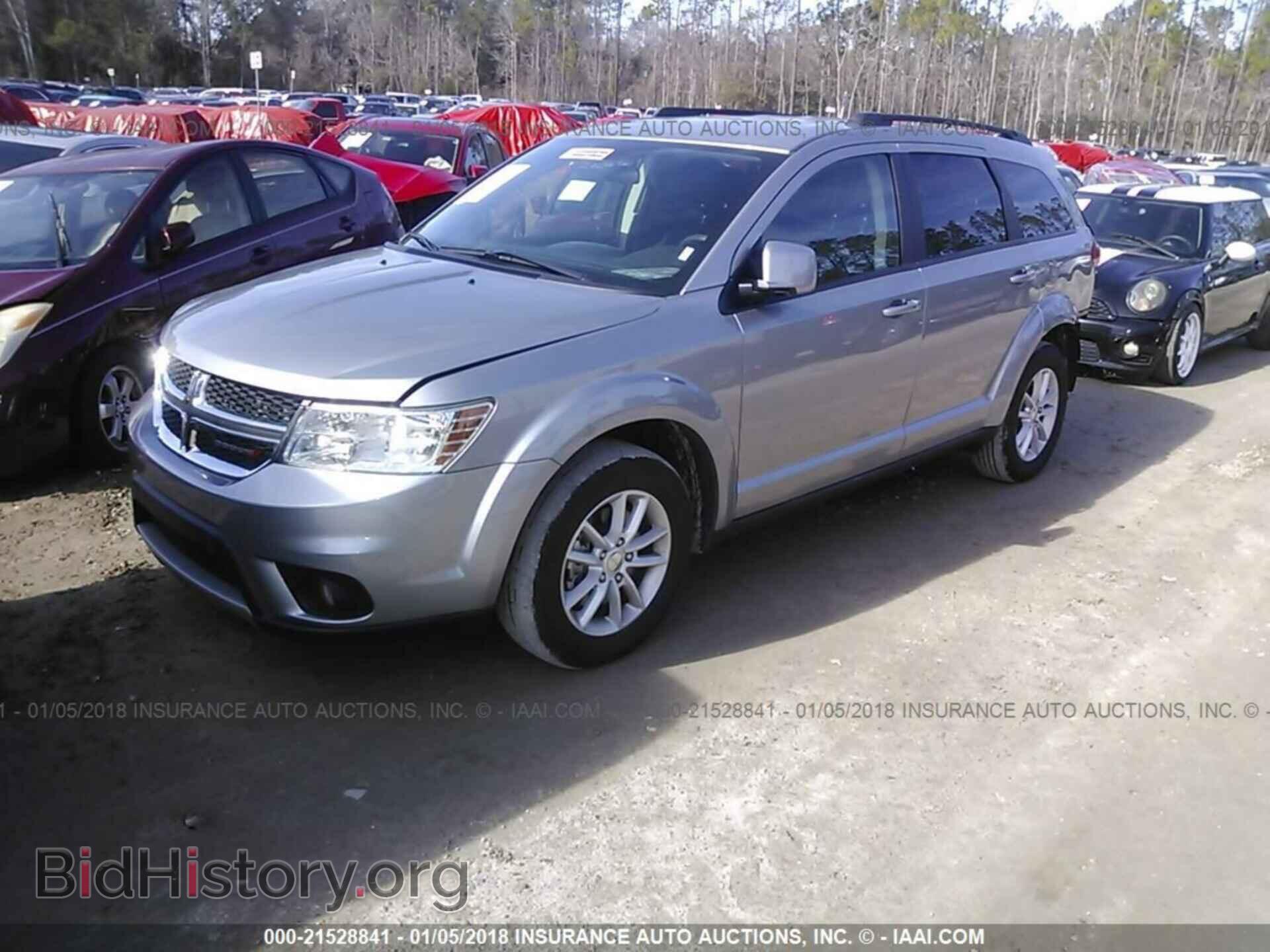 2017 Dodge Journey - VIN: 3C4PDCBG5HT576096 - Фото 2