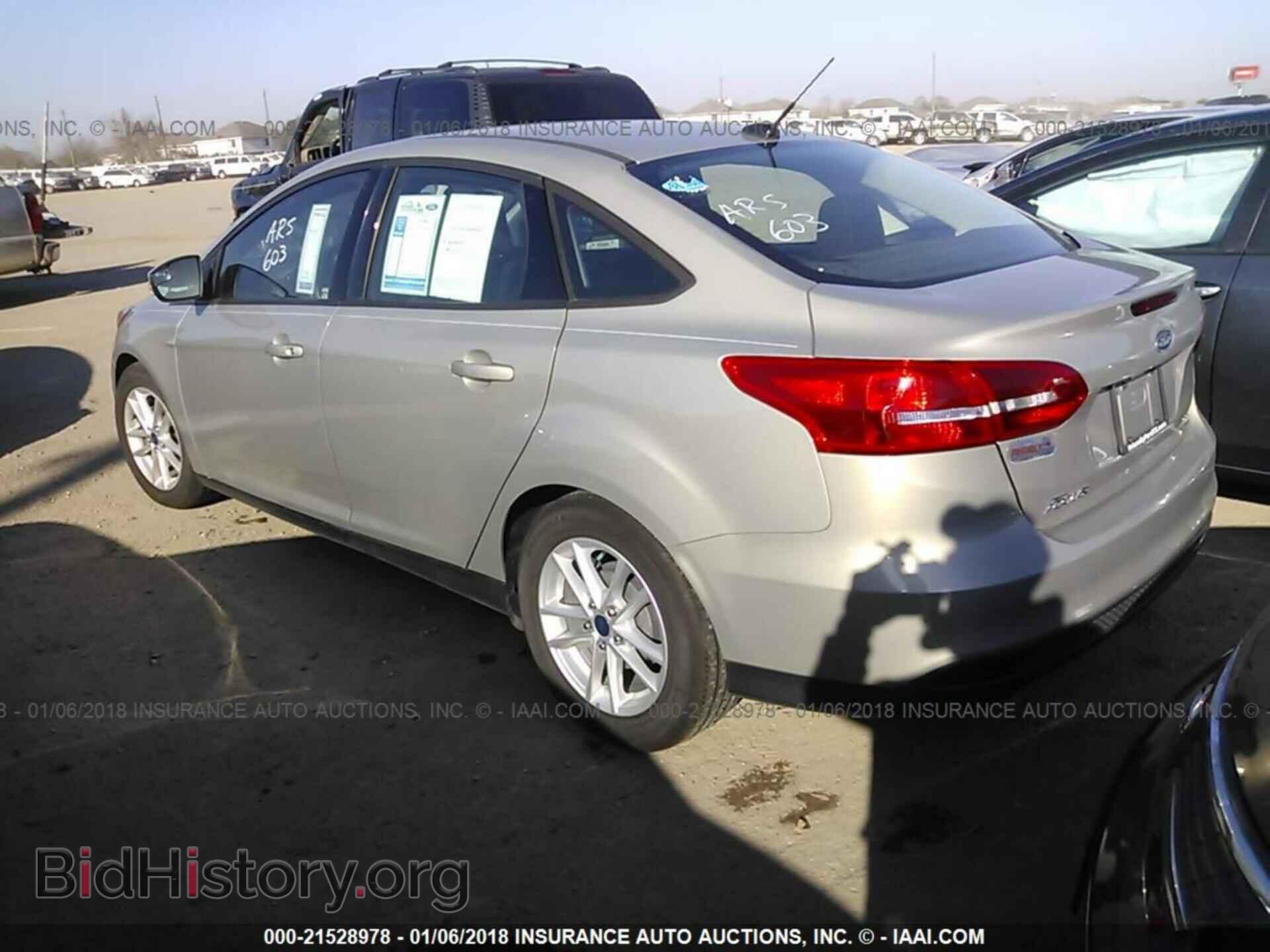 2015 Ford Focus - VIN: 1FADP3F27FL280911 - Photo 3