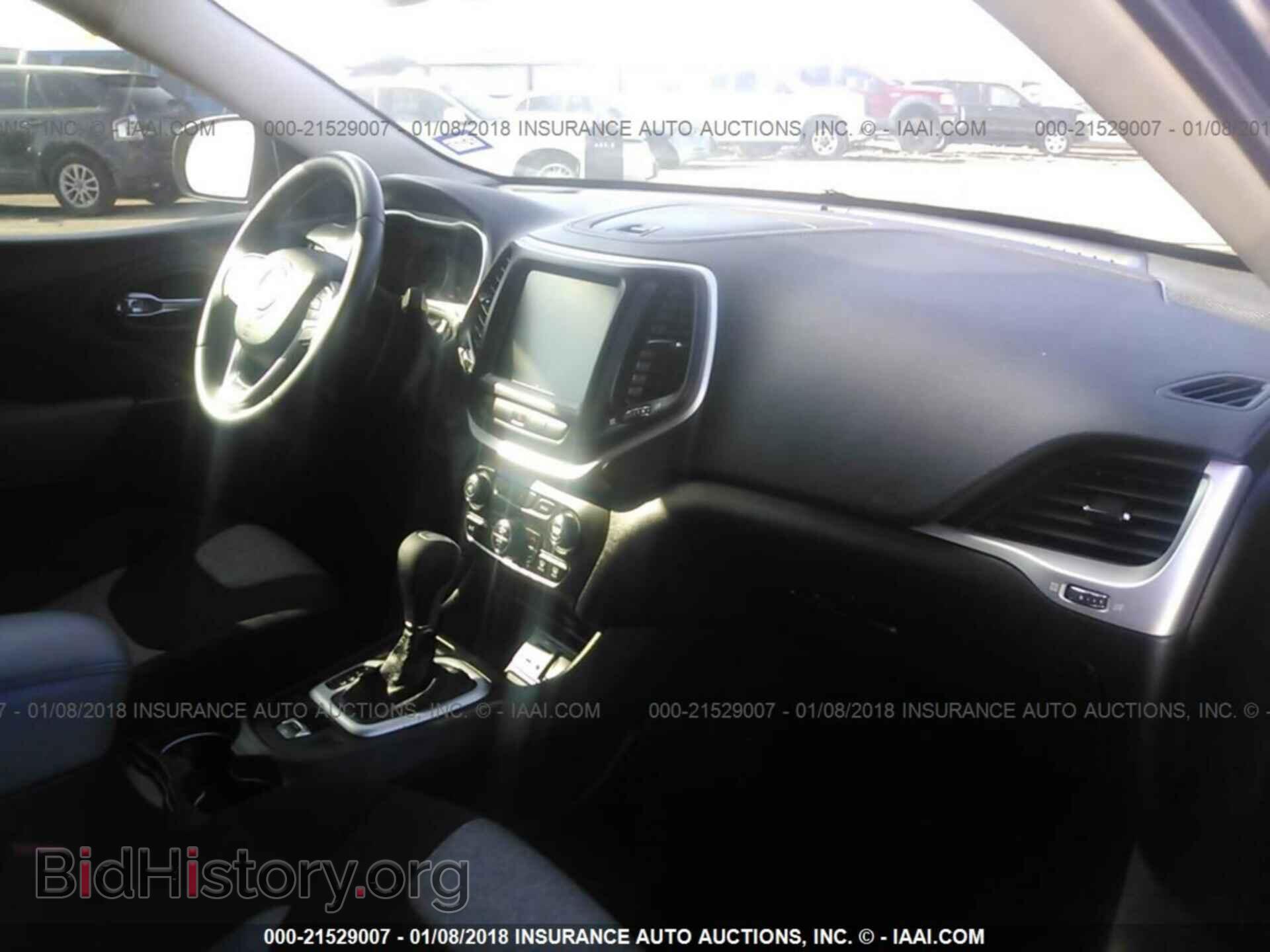 2014 Jeep Cherokee - VIN: 1C4PJLCS7EW258580 - Photo 5