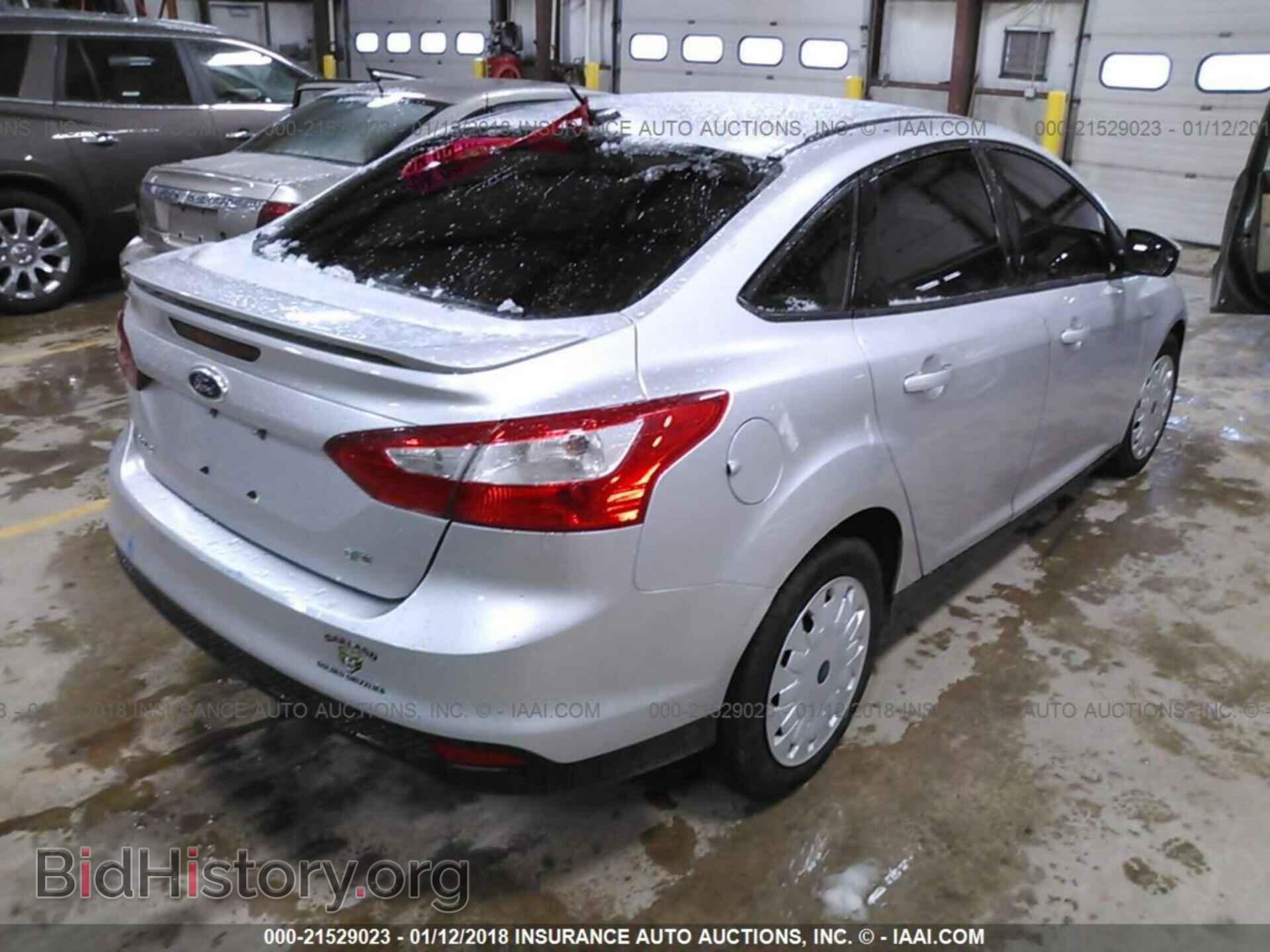 2012 Ford Focus - VIN: 1FAHP3F26CL300644 - Photo 4