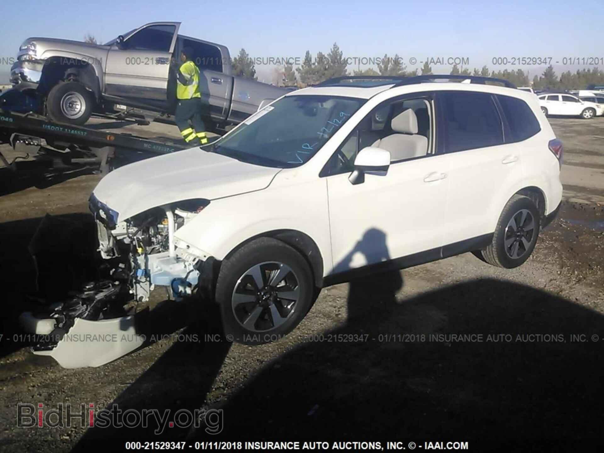 2017 Subaru Forester - VIN: JF2SJAGC8HH812205 - Photo 2