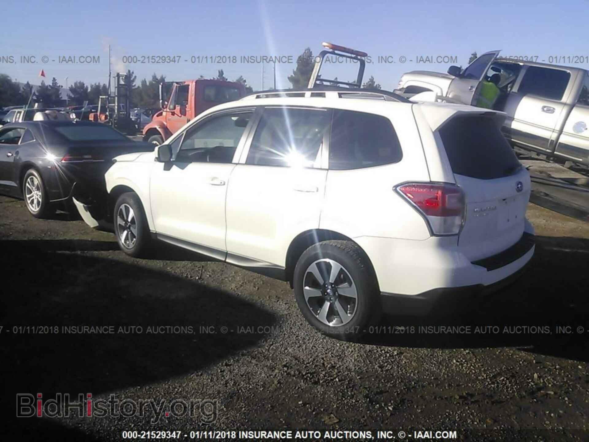 2017 Subaru Forester - VIN: JF2SJAGC8HH812205 - Photo 3
