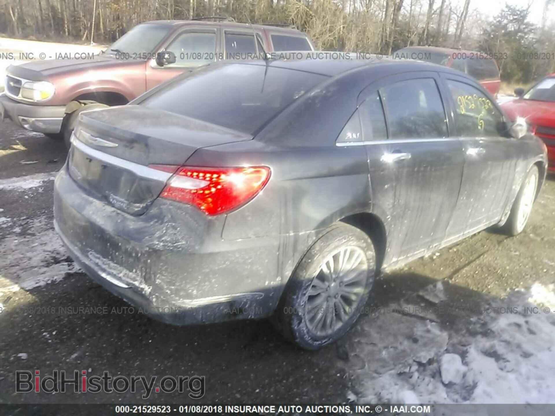 2011 Chrysler 200 - VIN: 1C3BC2FG1BN520105 - Photo 4