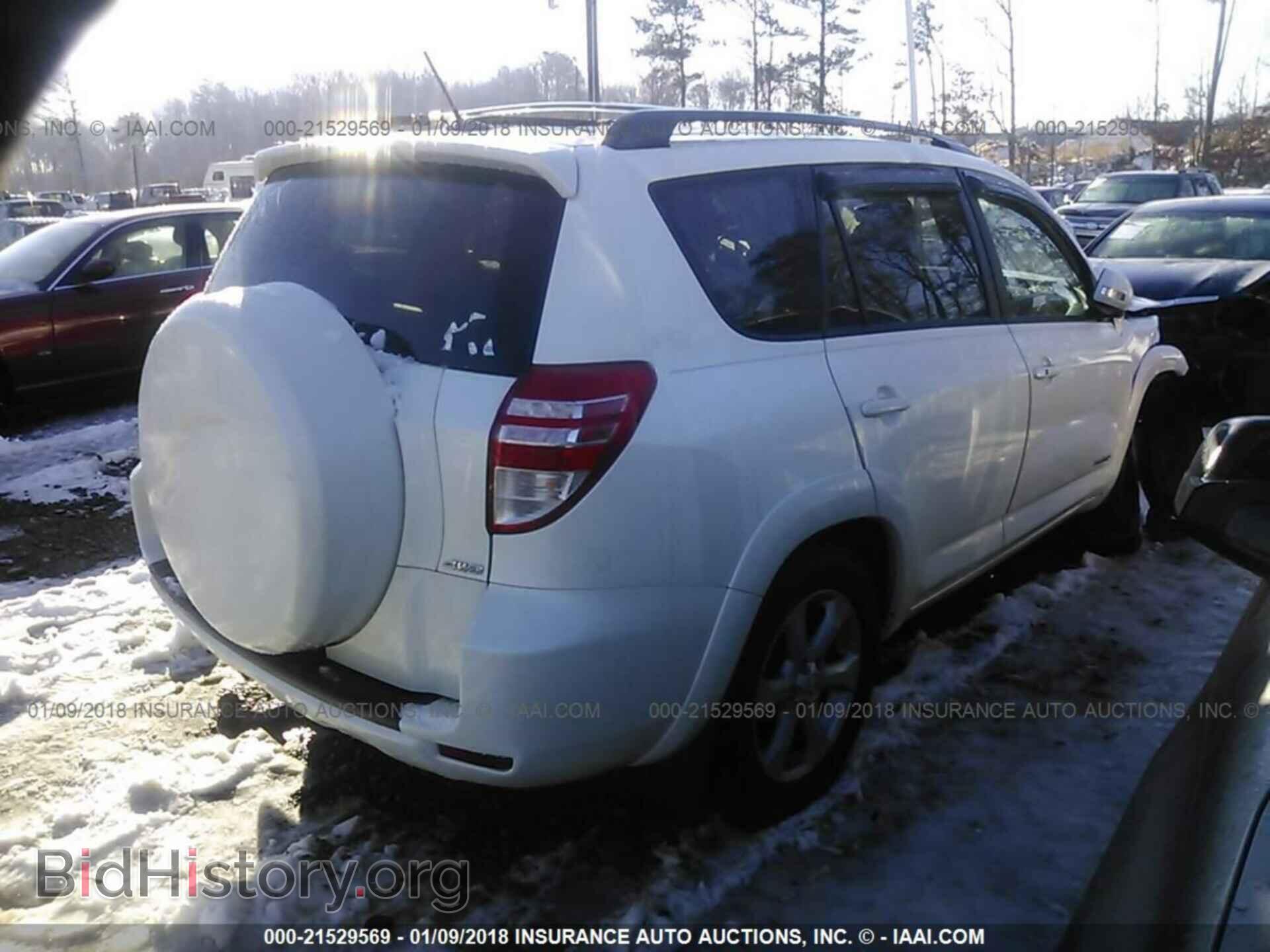 2011 Toyota Rav4 - VIN: 2T3DK4DV2BW054844 - Photo 4