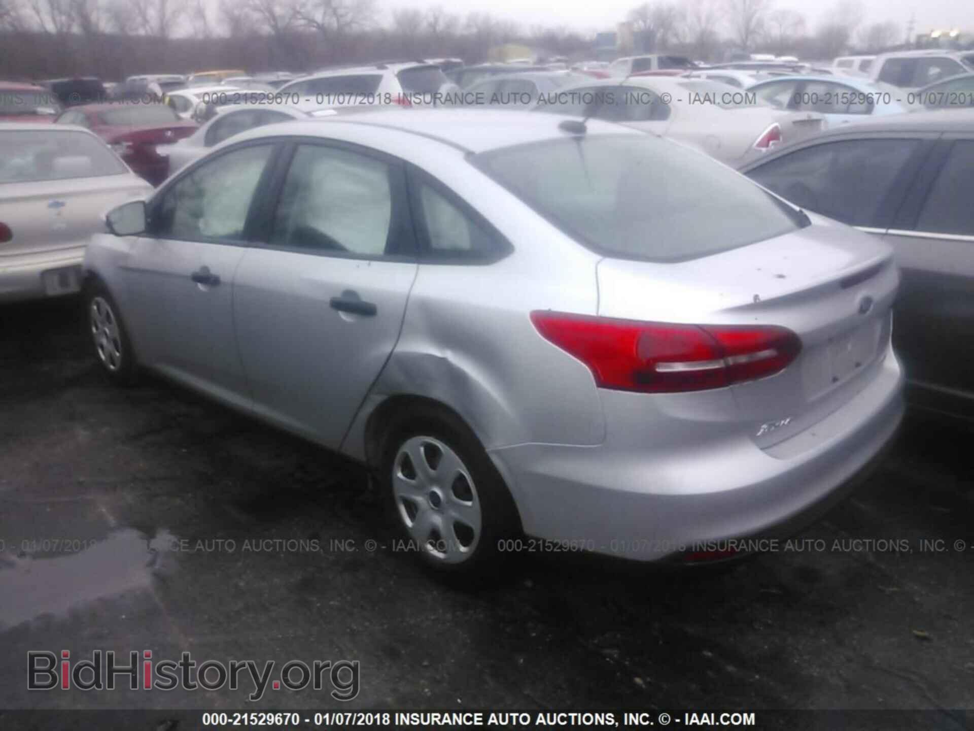2016 Ford Focus - VIN: 1FADP3E23GL245477 - Фото 3