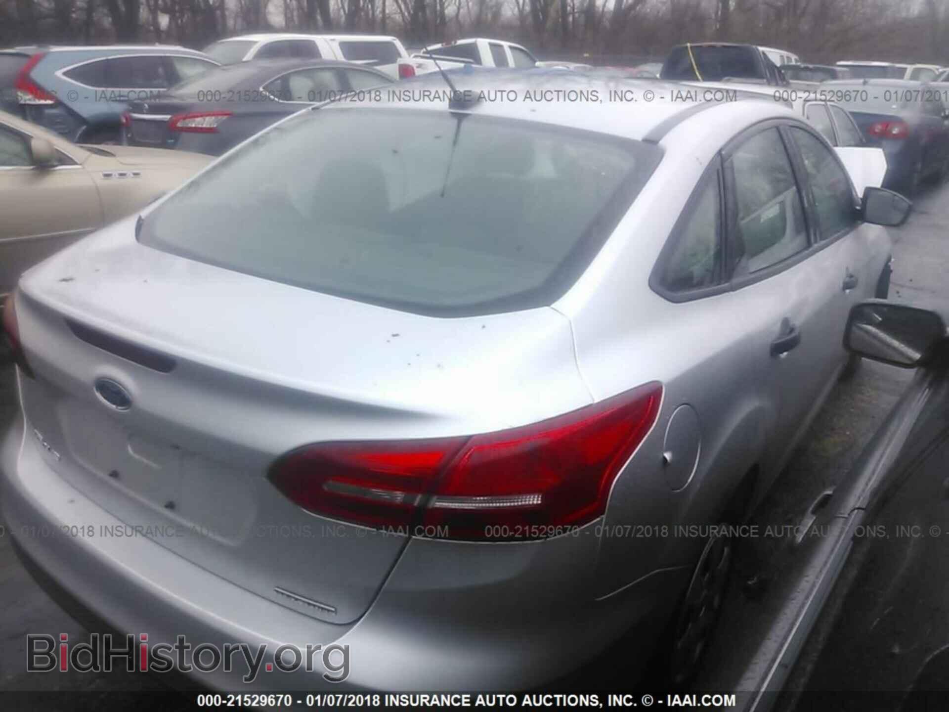2016 Ford Focus - VIN: 1FADP3E23GL245477 - Фото 4