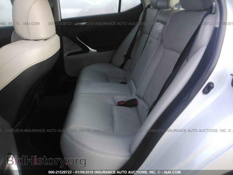 2011 Lexus IS (VIN JTHBE5C23B5027119) — photo 8 of 10