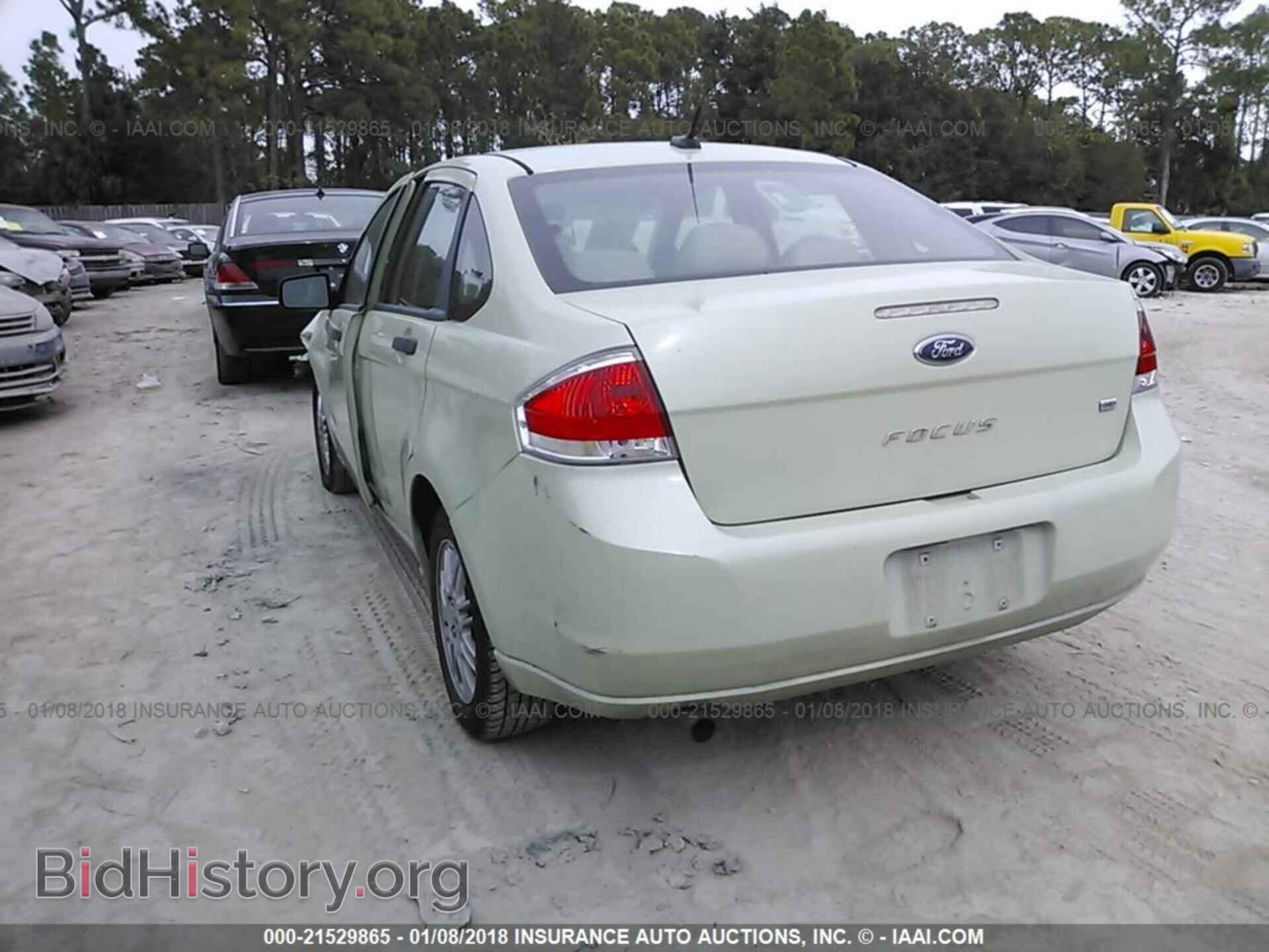 2011 Ford Focus - VIN: 1FAHP3FN4BW174792 - Photo 3