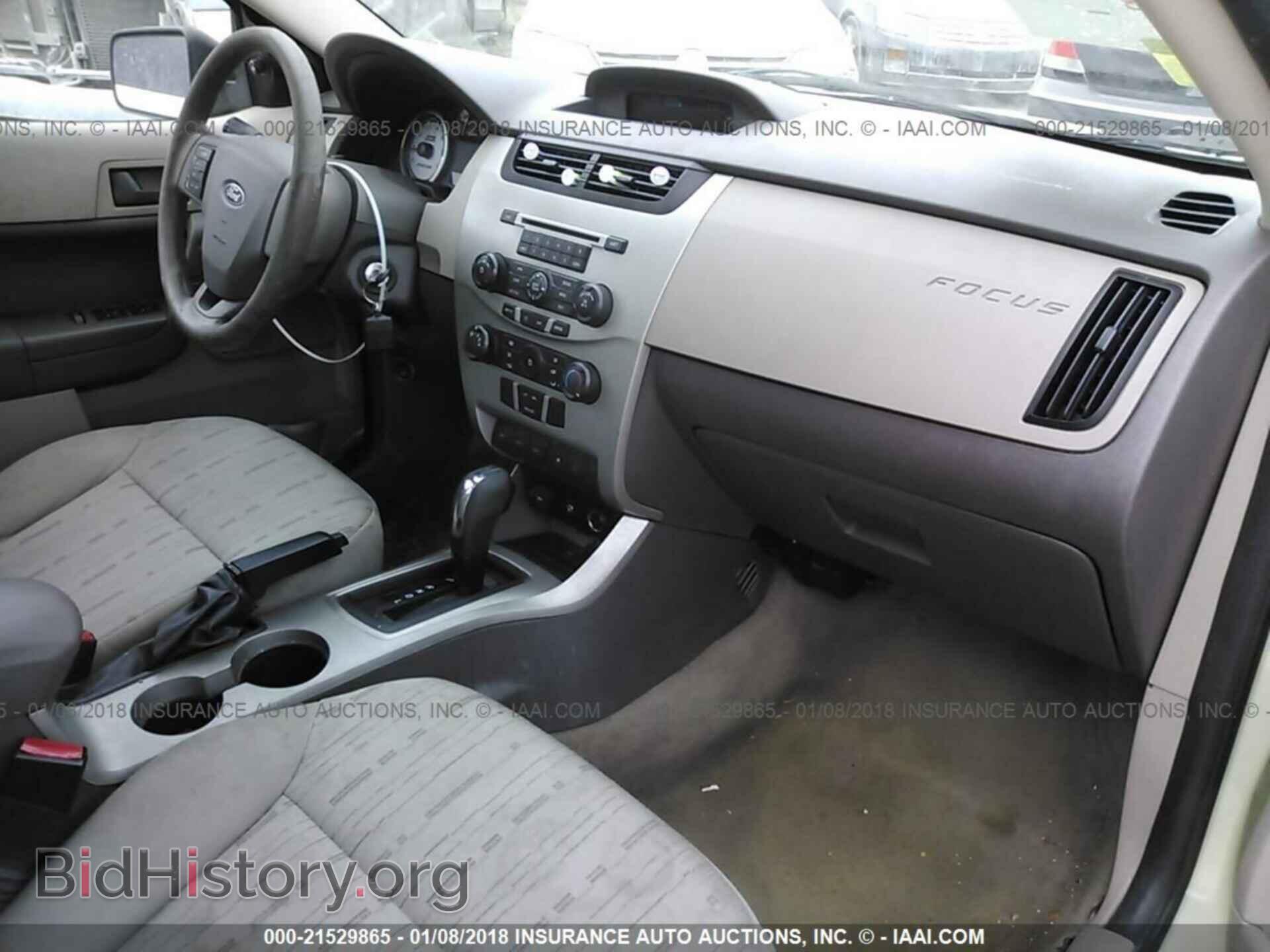 2011 Ford Focus - VIN: 1FAHP3FN4BW174792 - Photo 5