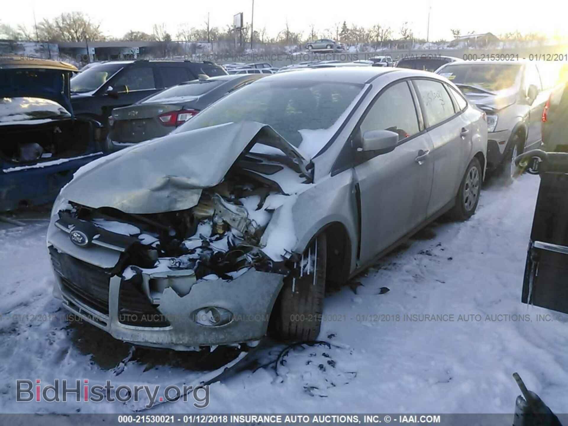 2012 Ford Focus - VIN: 1FAHP3F23CL217723 - Фото 2