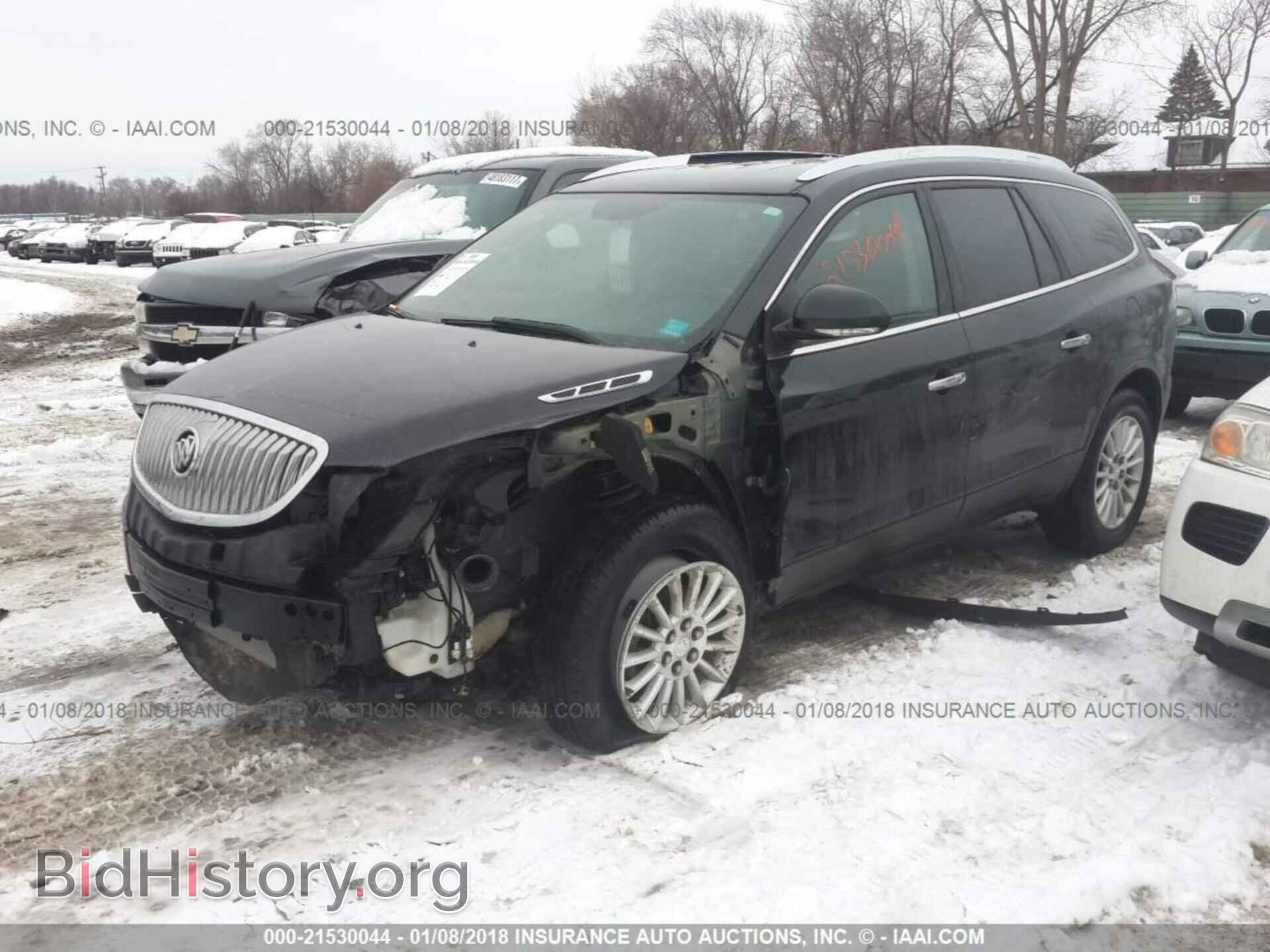 2011 Buick Enclave - VIN: 5GAKRAED3BJ219503 - Фото 2