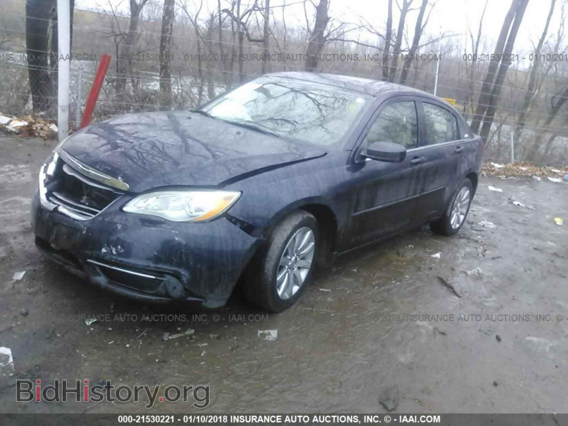2011 Chrysler 200 - VIN: 1C3BC1FG8BN539194 - Photo 2