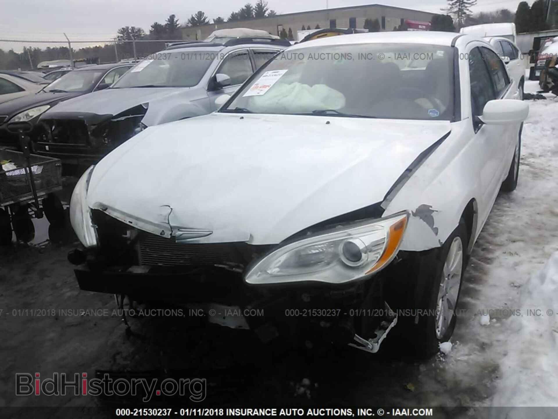 2013 Chrysler 200 - VIN: 1C3CCBBG7DN731967 - Фото 2