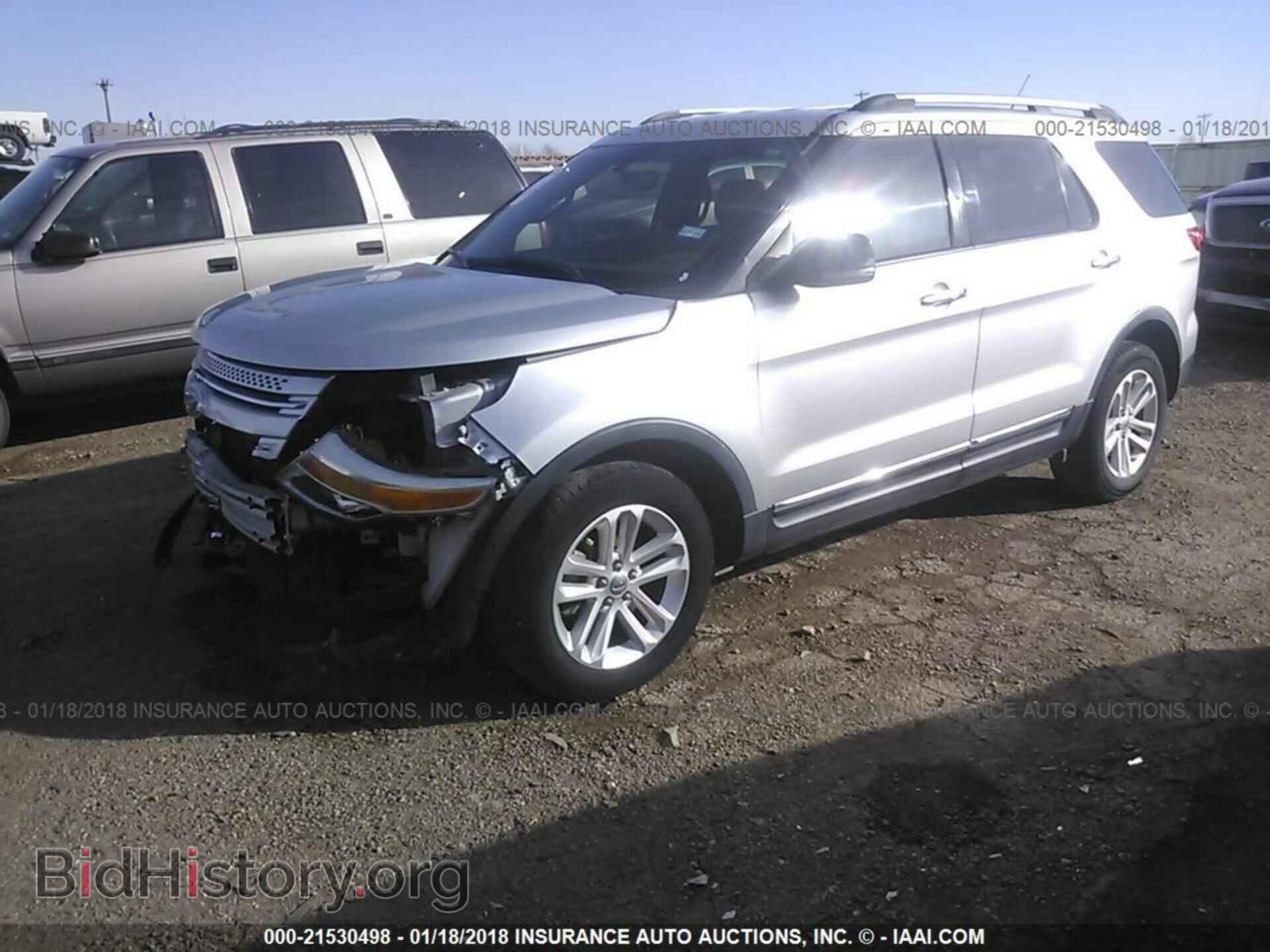 2011 Ford Explorer - VIN: 1FMHK7D85BGA72727 - Фото 2