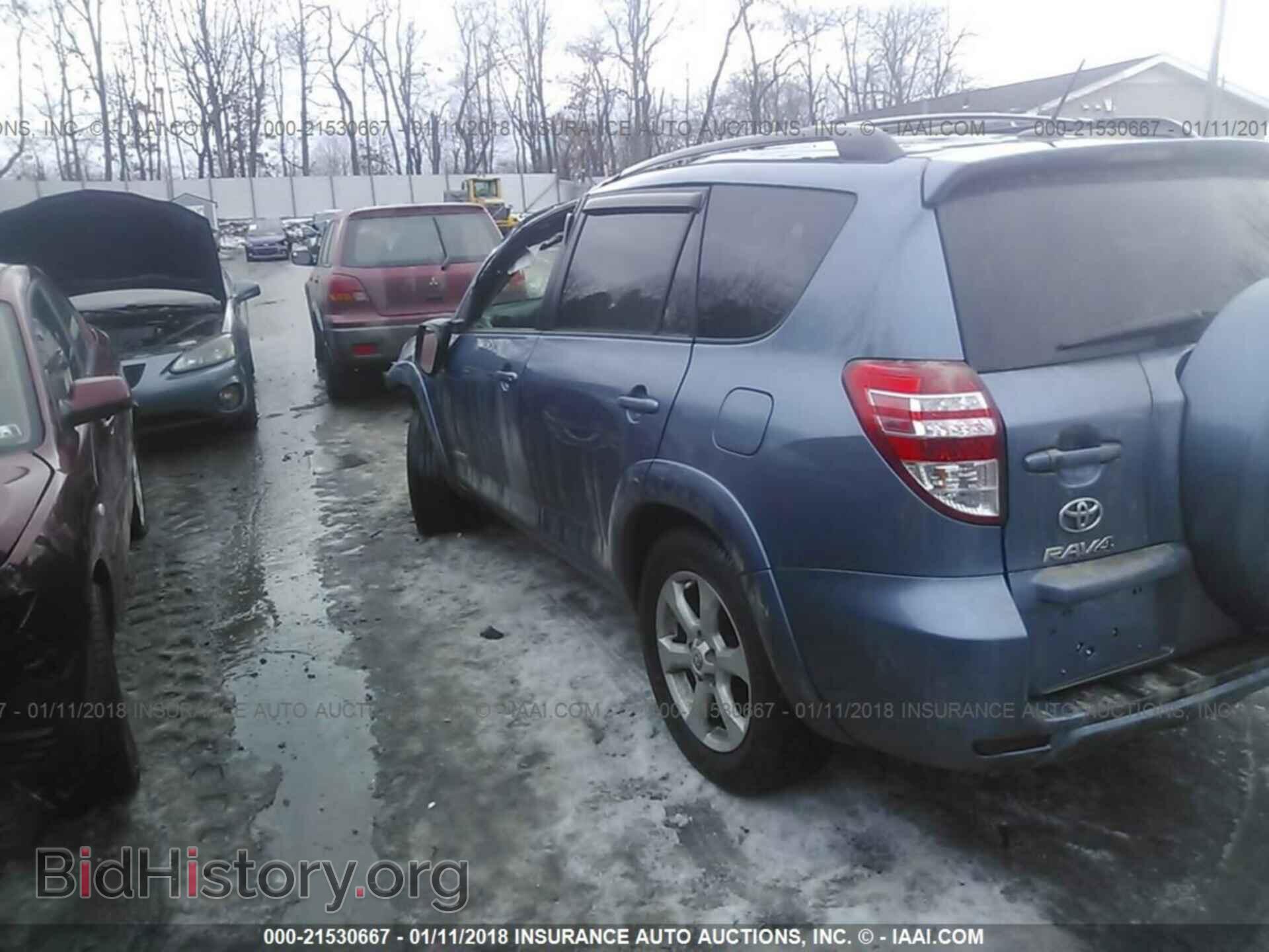 2011 Toyota Rav4 - VIN: 2T3DK4DV5BW041375 - Фото 3