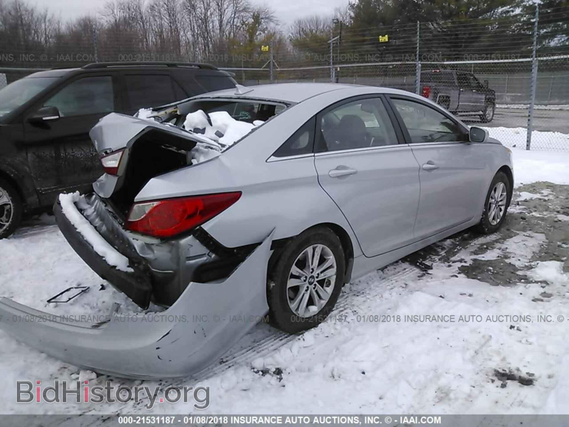 2012 Hyundai Sonata - VIN: 5NPEB4AC7CH462689 - Photo 4