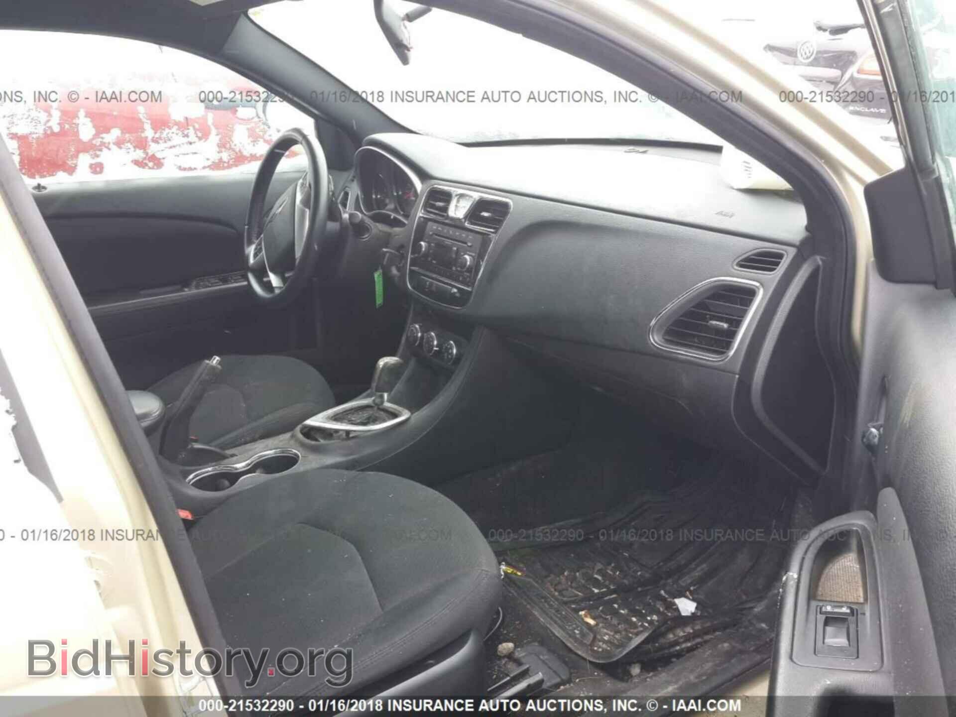 2011 Chrysler 200 - VIN: 1C3BC1FB4BN519366 - Photo 5