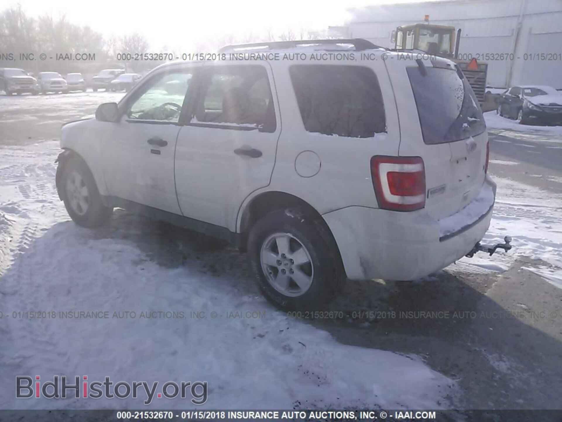 2011 Ford Escape - VIN: 1FMCU9DG1BKB24262 - Фото 3