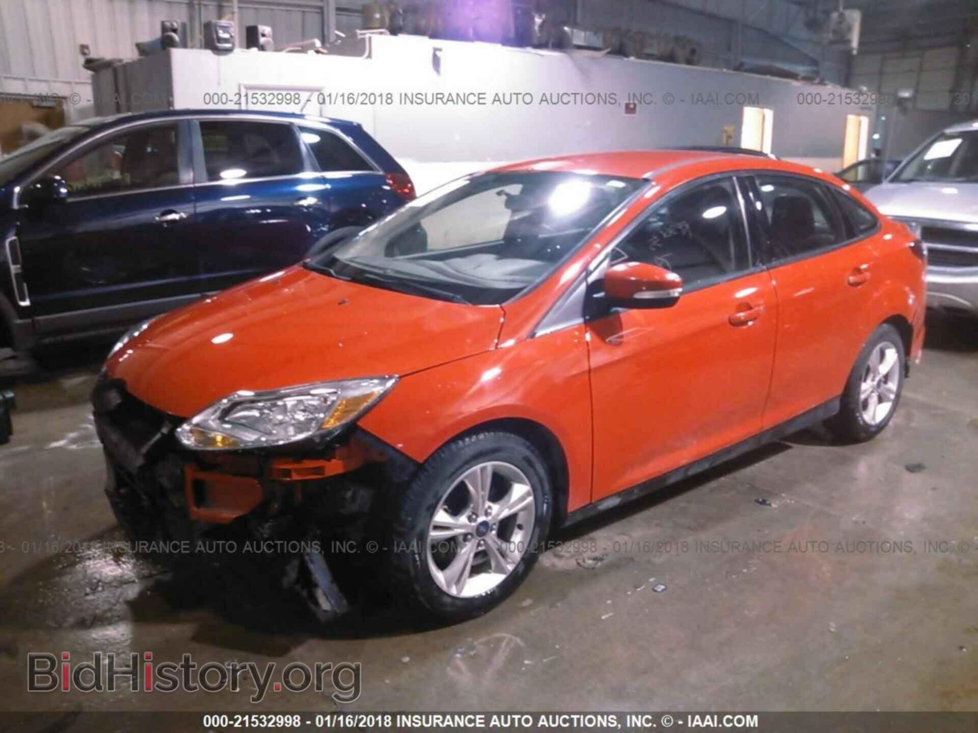 2014 Ford Focus - VIN: 1FADP3F28EL181576 - Photo 2