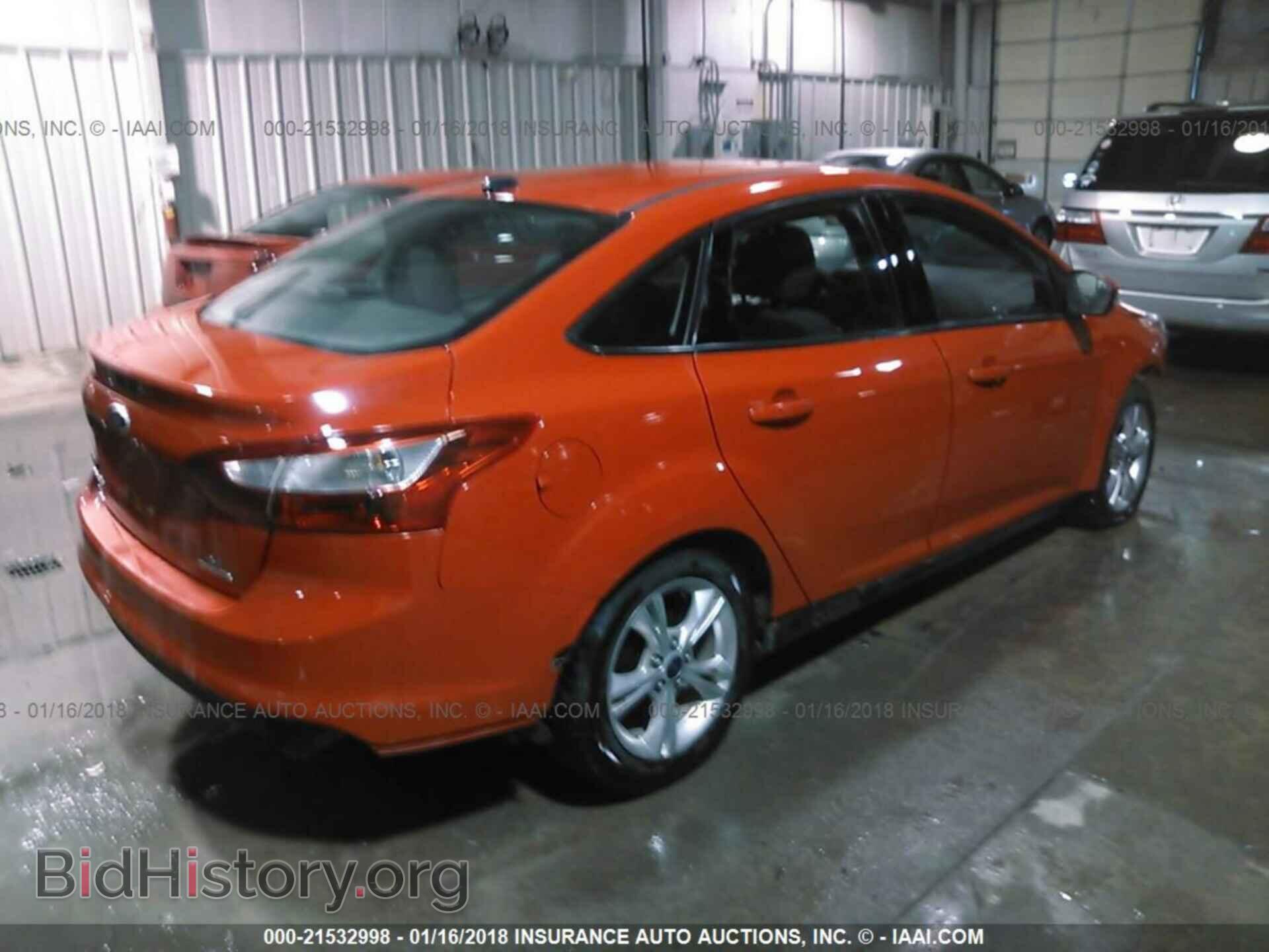 2014 Ford Focus - VIN: 1FADP3F28EL181576 - Photo 4
