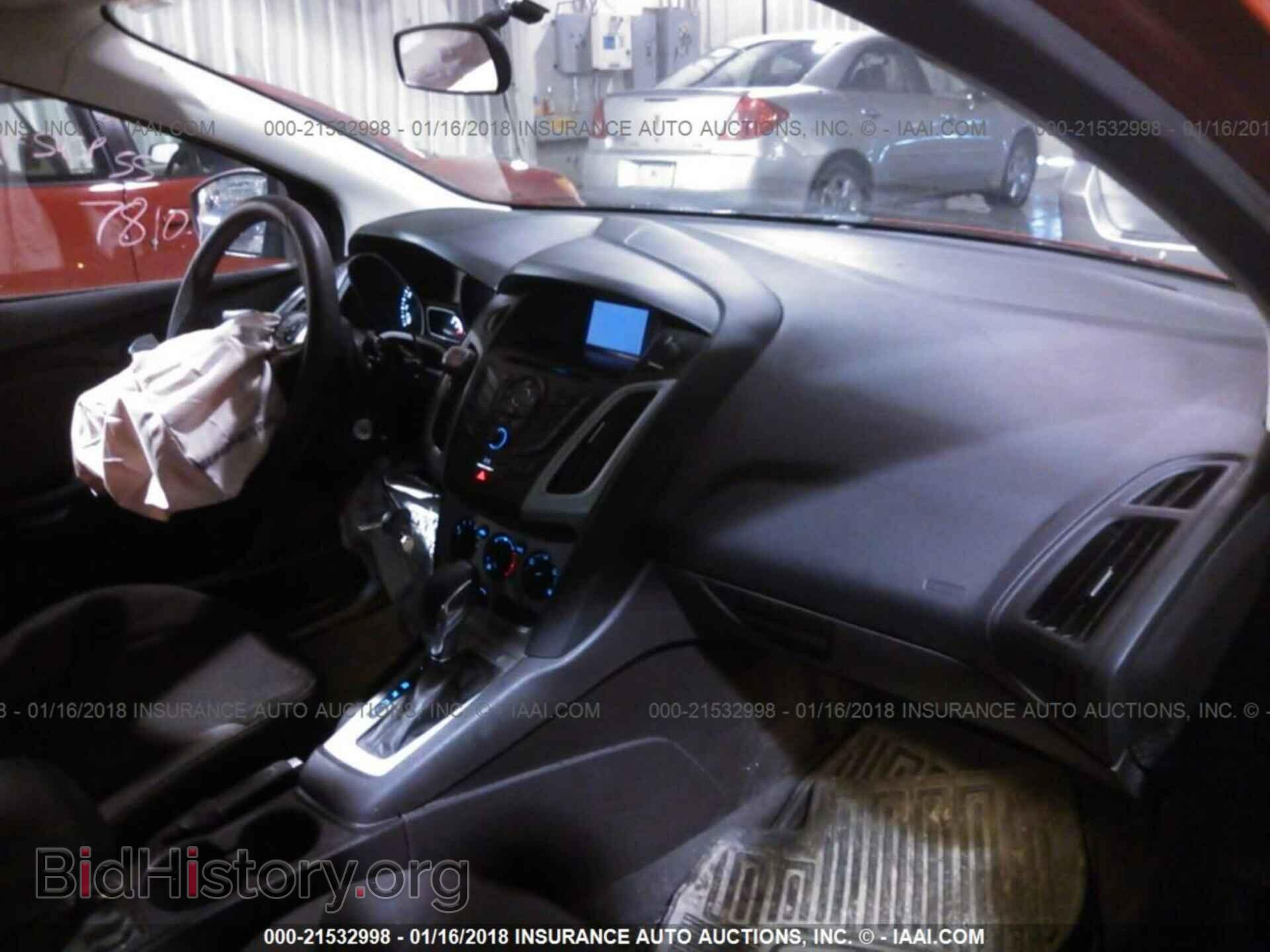 2014 Ford Focus - VIN: 1FADP3F28EL181576 - Photo 5