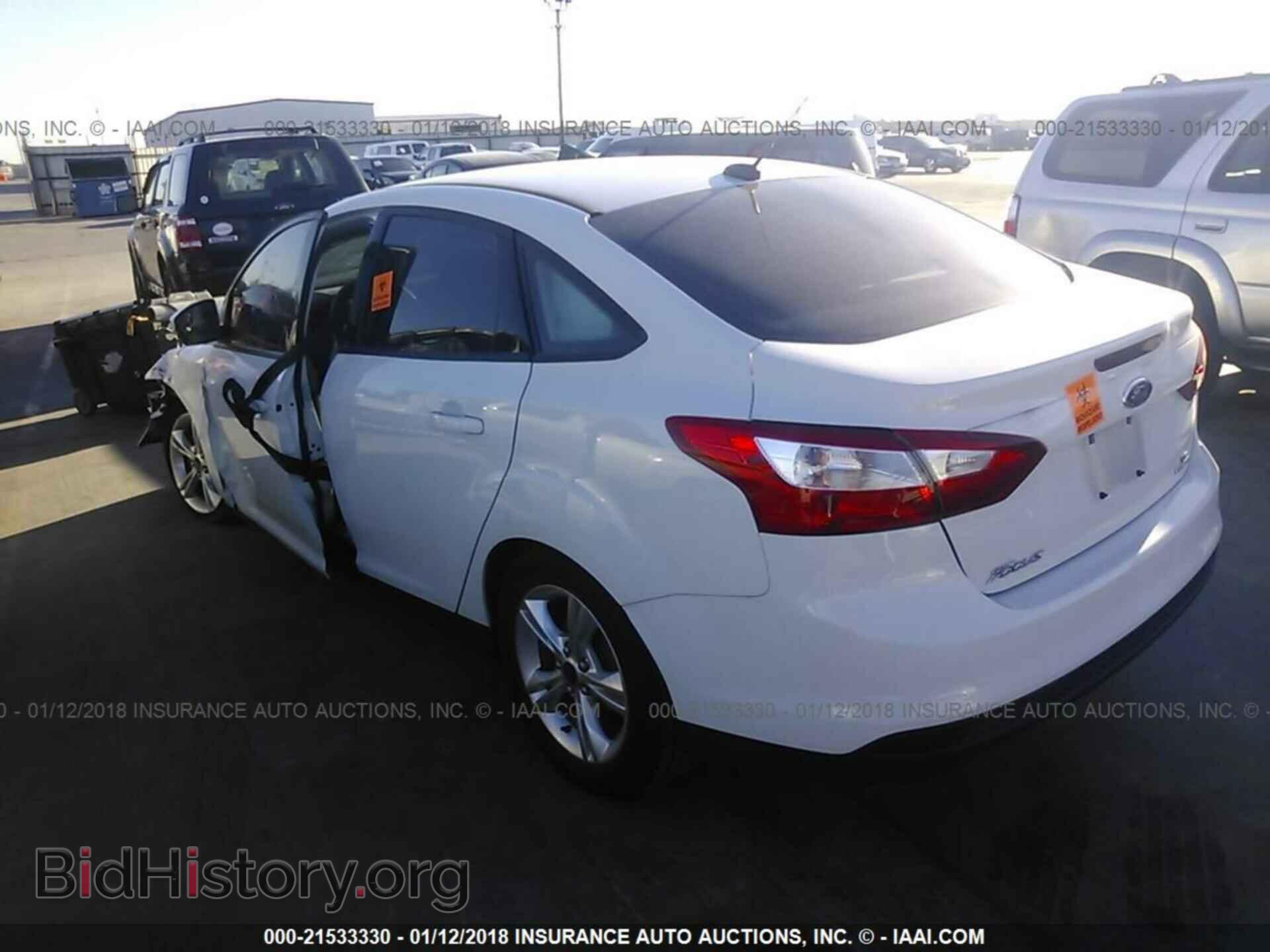 2014 Ford Focus - VIN: 1FADP3F21EL270468 - Photo 3