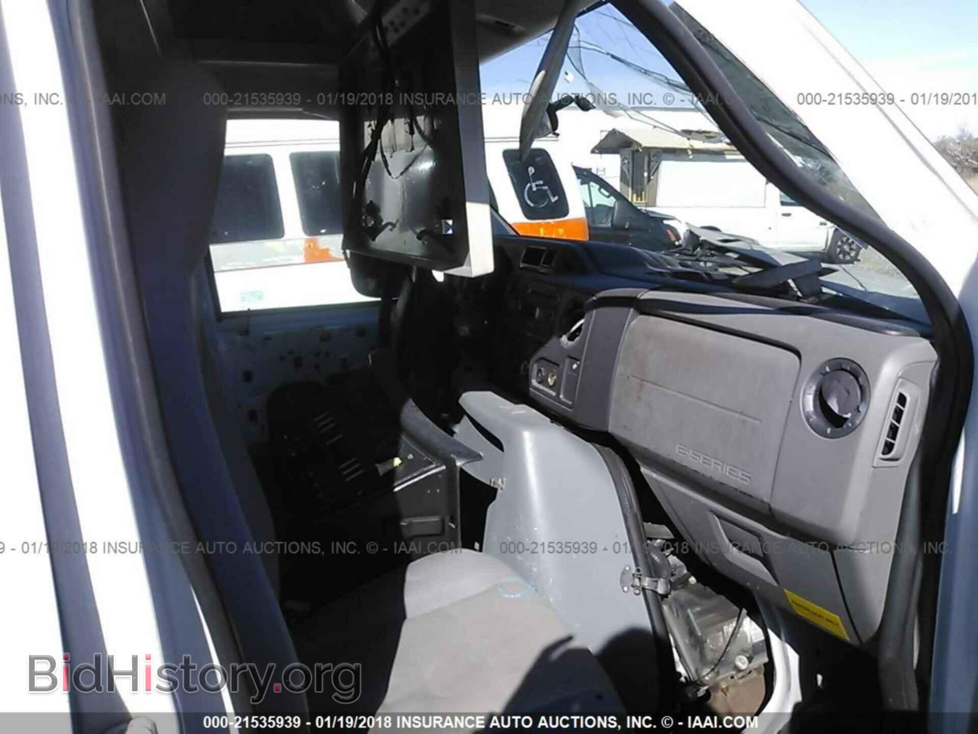 2011 Ford Econoline - VIN: 1FDSS3ES0BDA42481 - Фото 5